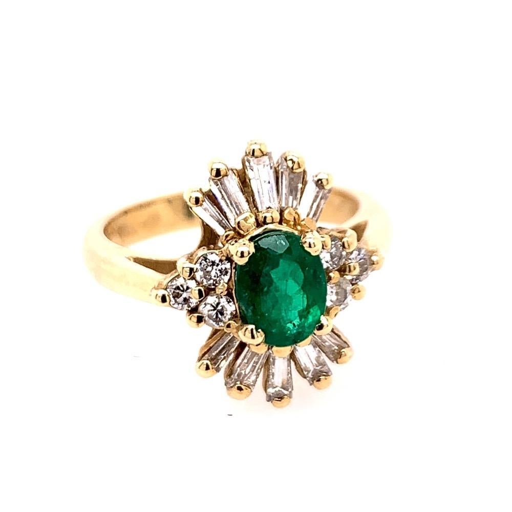 1.30 Carat Retro Gold Ring Natural Oval Green Emerald and Diamond, circa 1980 For Sale 3