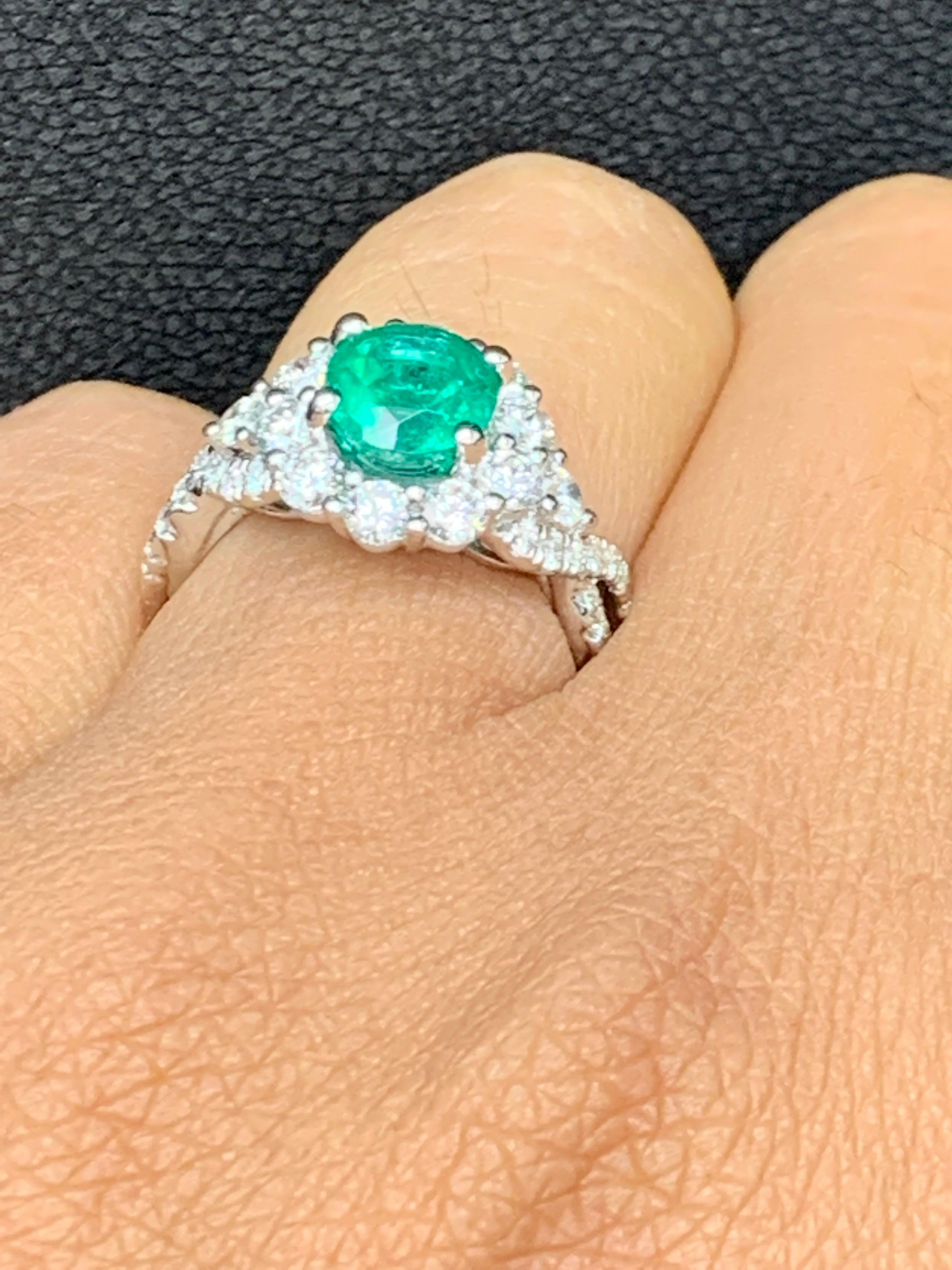 1.30 Carat Round Cut Emerald and Diamond Fashion Ring in 18k White Gold For Sale 7