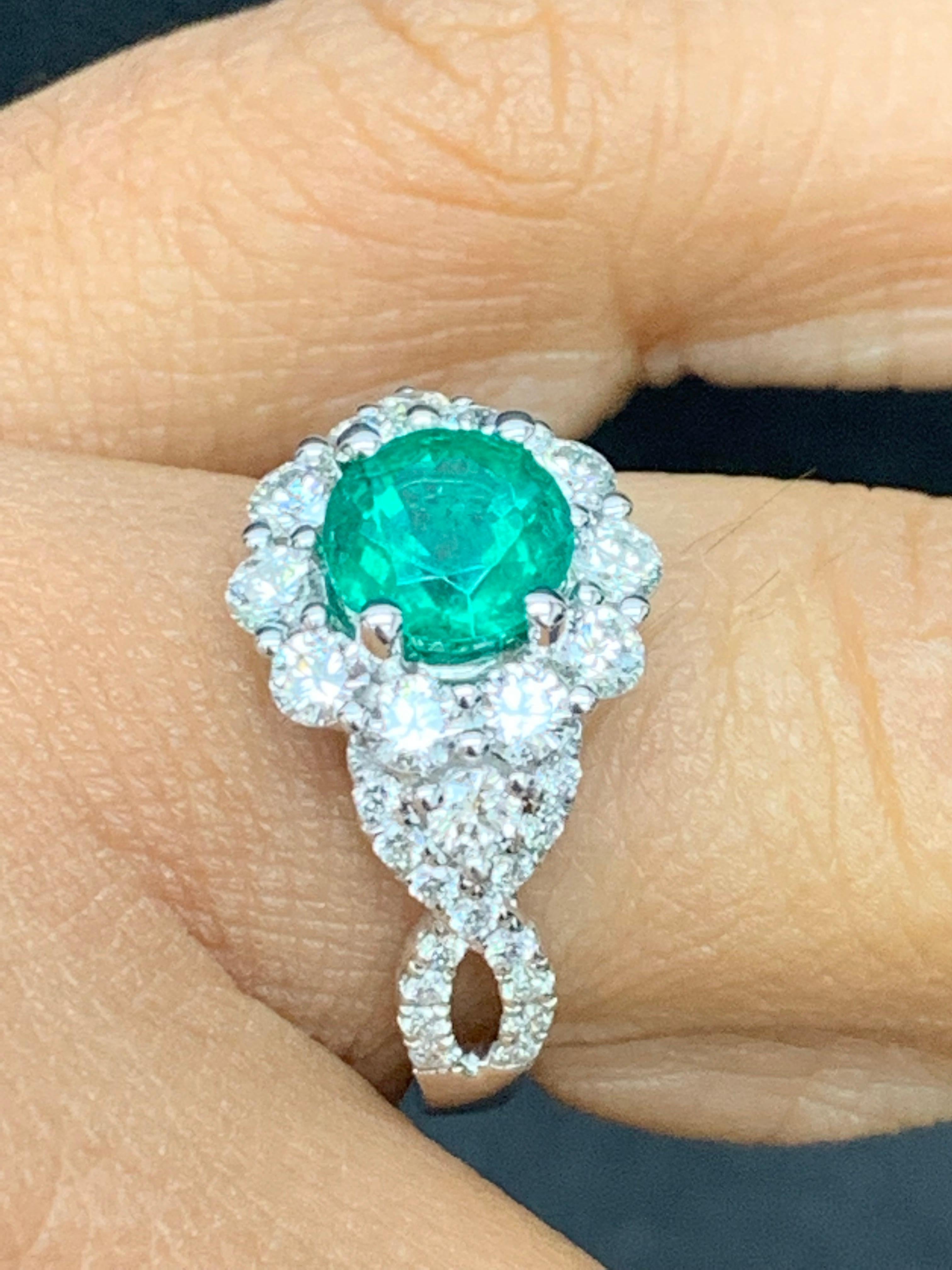 1.30 Carat Round Cut Emerald and Diamond Fashion Ring in 18k White Gold For Sale 10