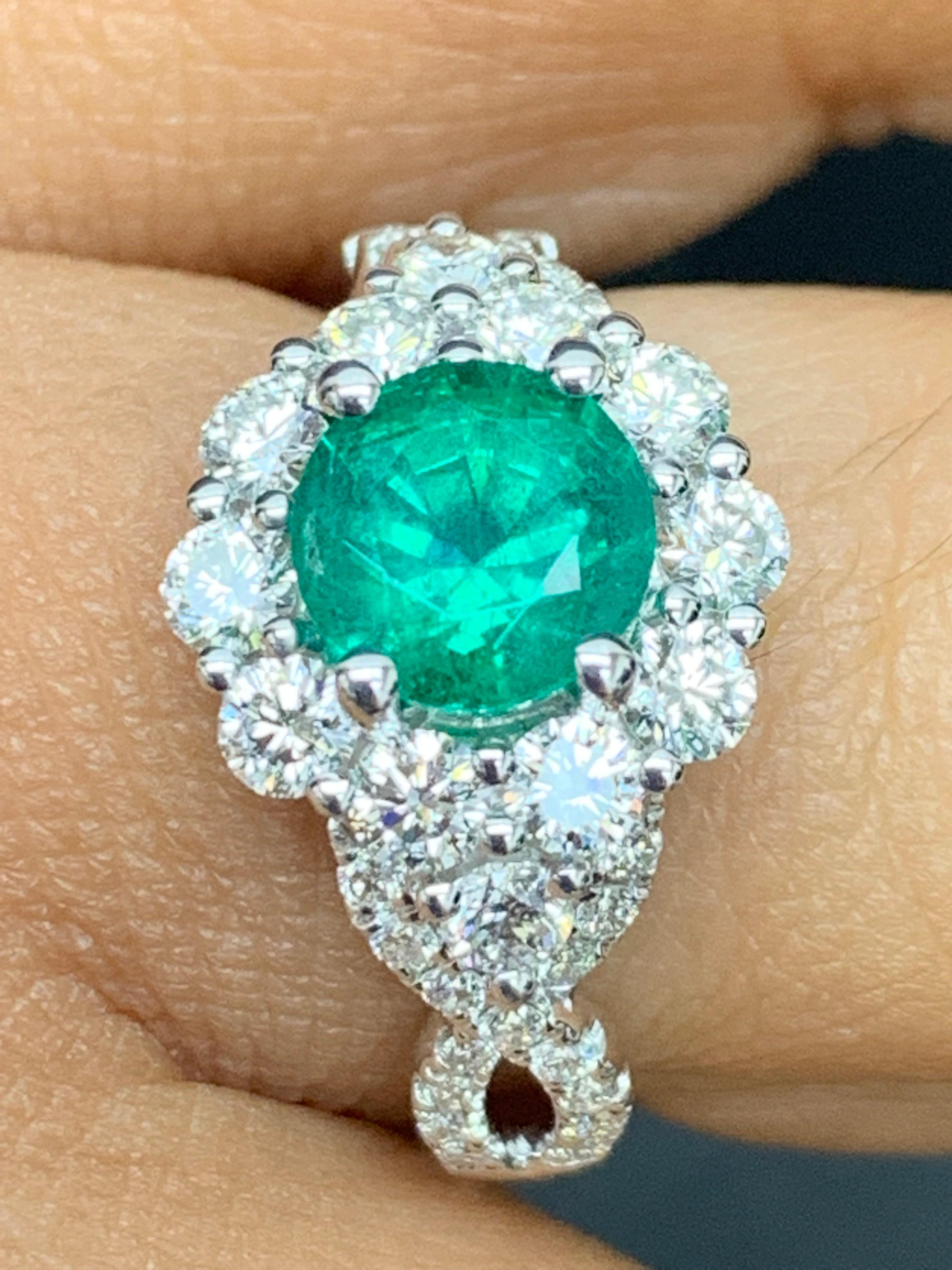 Contemporary 1.30 Carat Round Cut Emerald and Diamond Fashion Ring in 18k White Gold For Sale