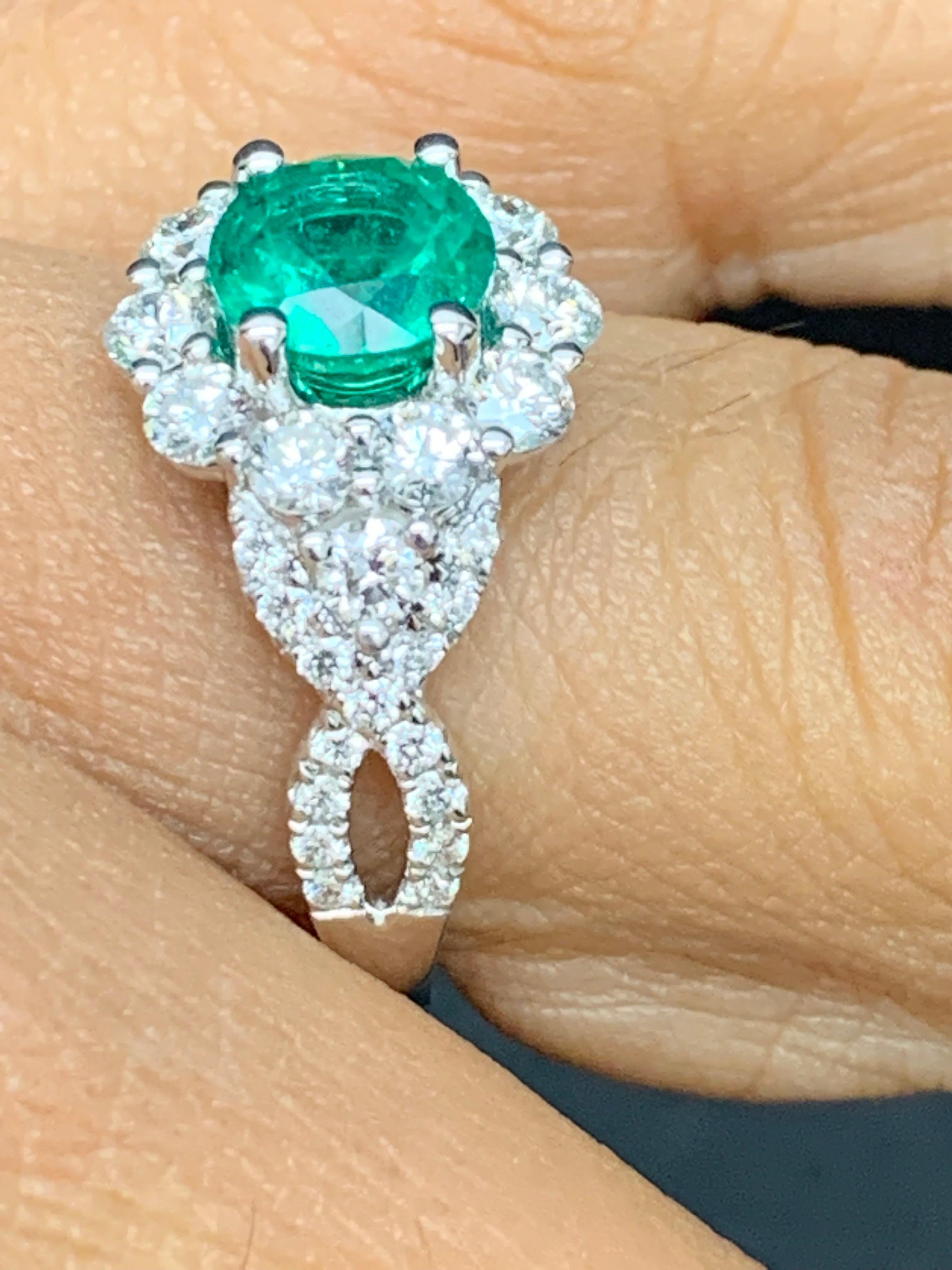 1.30 Carat Round Cut Emerald and Diamond Fashion Ring in 18k White Gold In New Condition For Sale In NEW YORK, NY