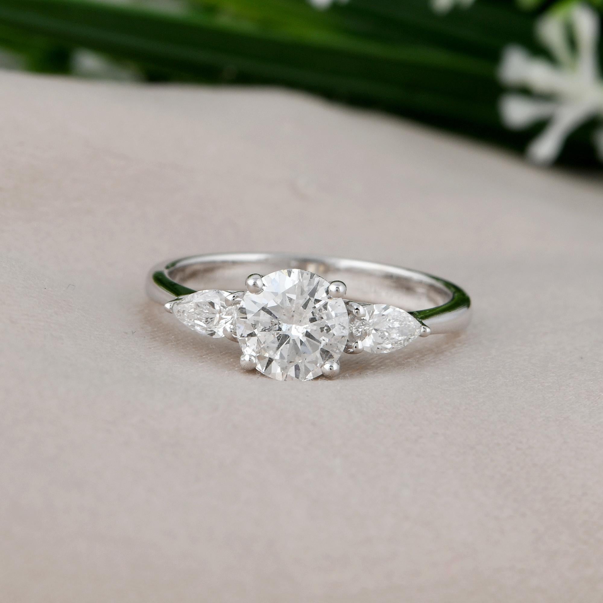 1.30 Carat Round Pear Diamond Wedding Ring 18 Karat White Gold Handmade Jewelry In New Condition For Sale In Diera, Dubai