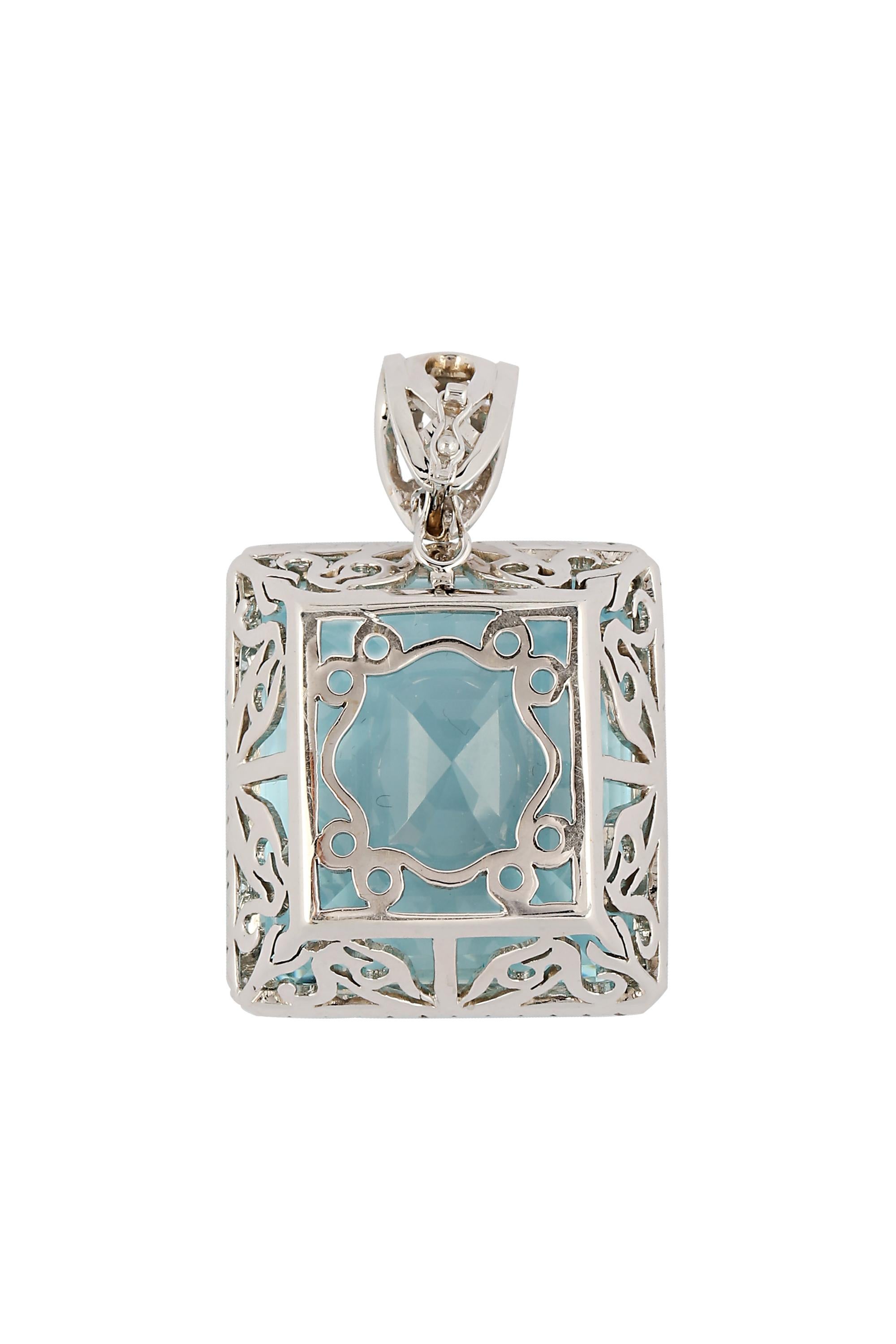 santa maria aquamarine pendant