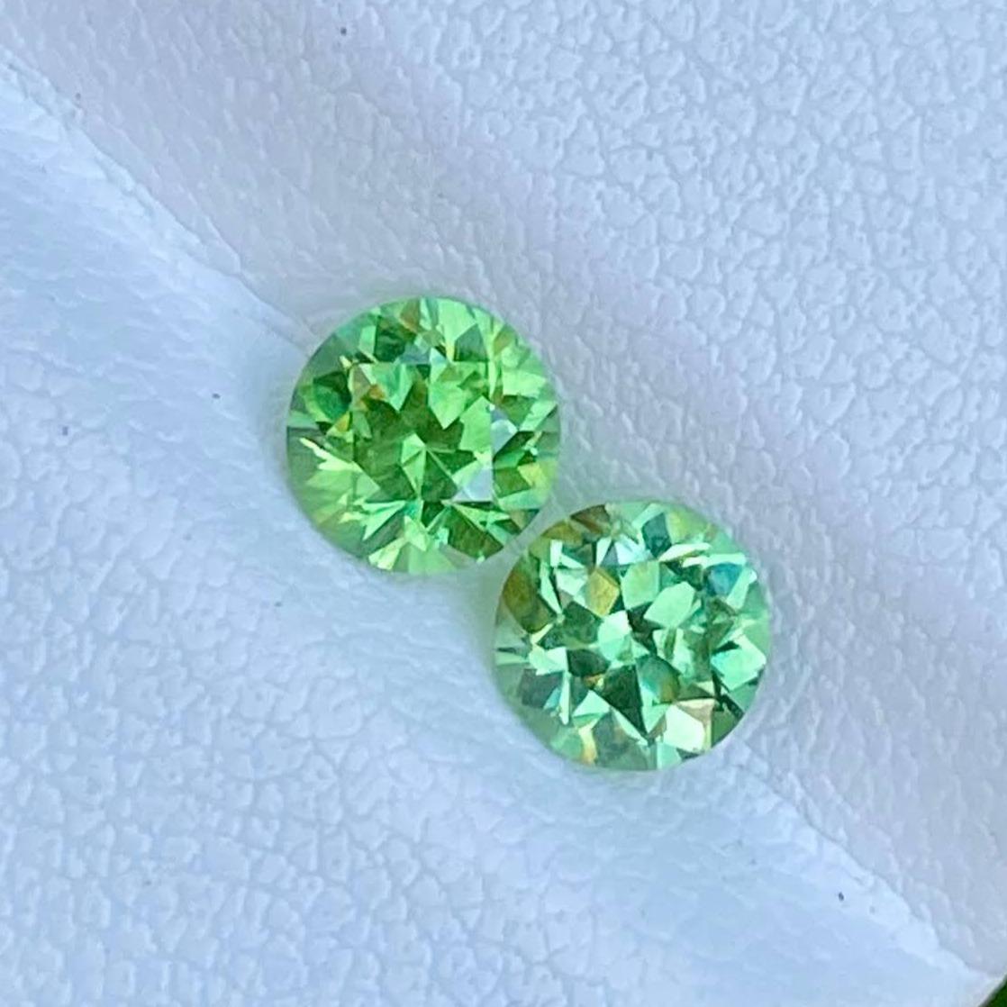 Women's or Men's 1.30 carats demantoind garnet pair Brilliant Round Cut Natural Russian Gemstone For Sale