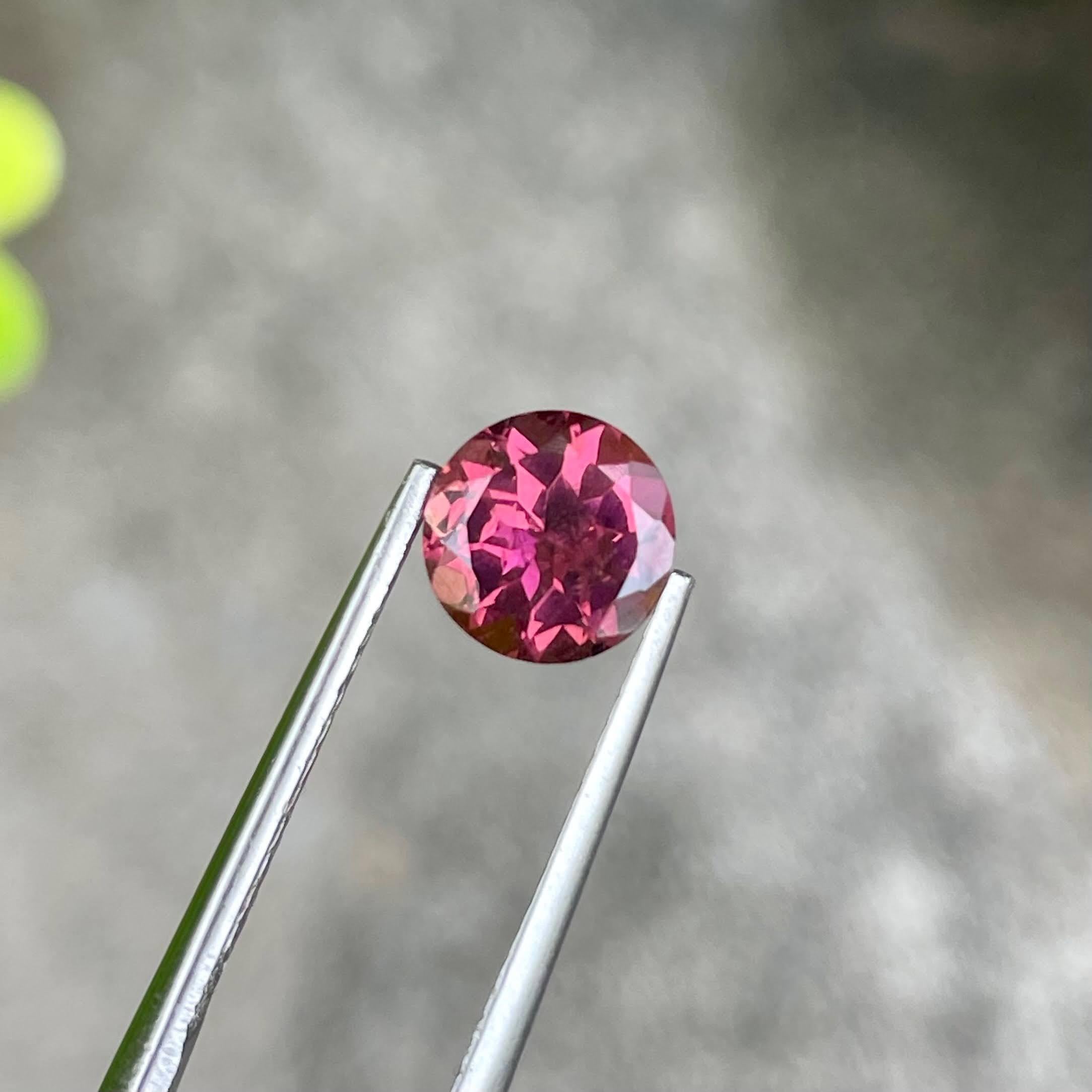 1.30 Carats Hot Pink Tourmaline Stone Round Cut Natural Afghani Gemstone In New Condition For Sale In Bangkok, TH