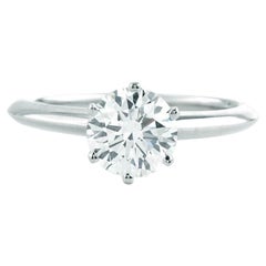 1.30 CT. Tiffany & Co. Anello di fidanzamento solitario con diamante rotondo in platino