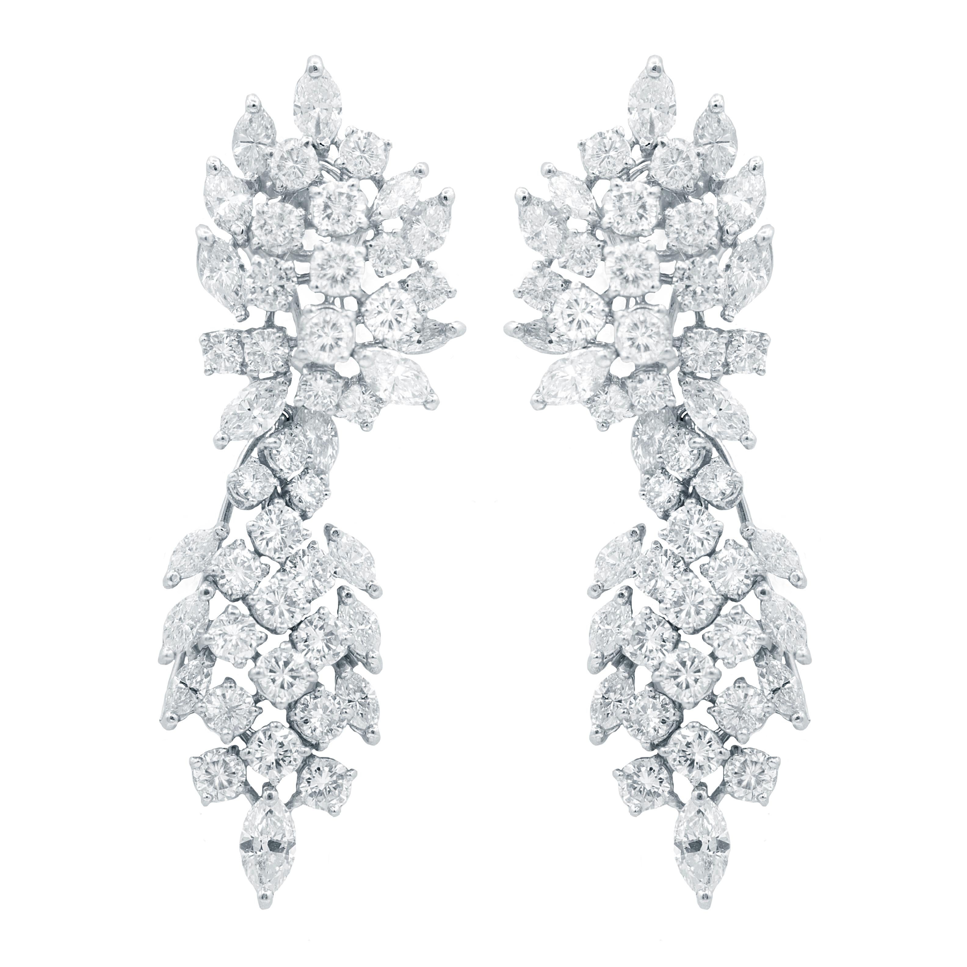 13.00 Karat Diamant-Ohrringe mit klappbarem Platin (Gemischter Schliff) im Angebot