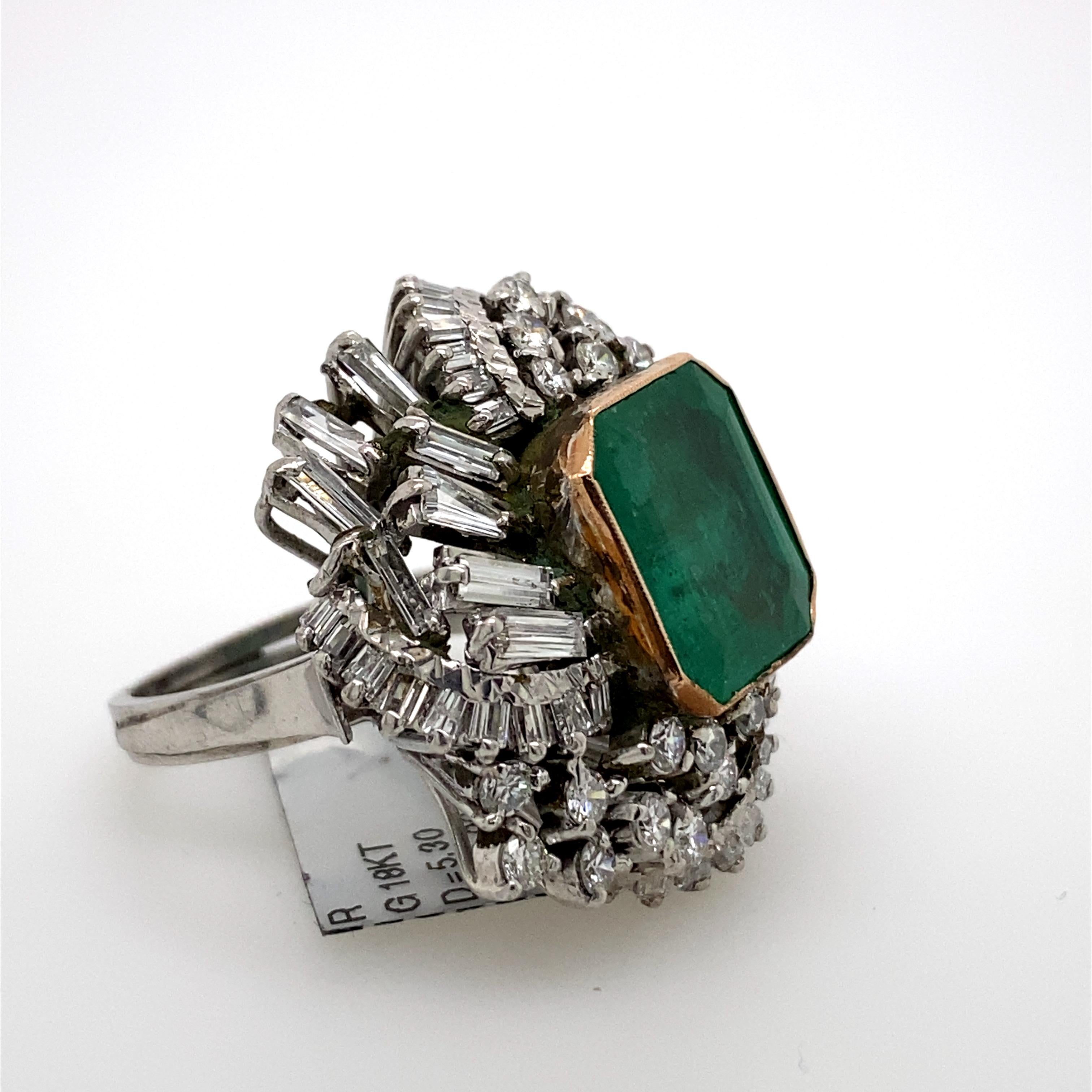 Contemporary 13.00 Carat Emerald with Diamonds Vintage Ring 18 Karat White Gold For Sale