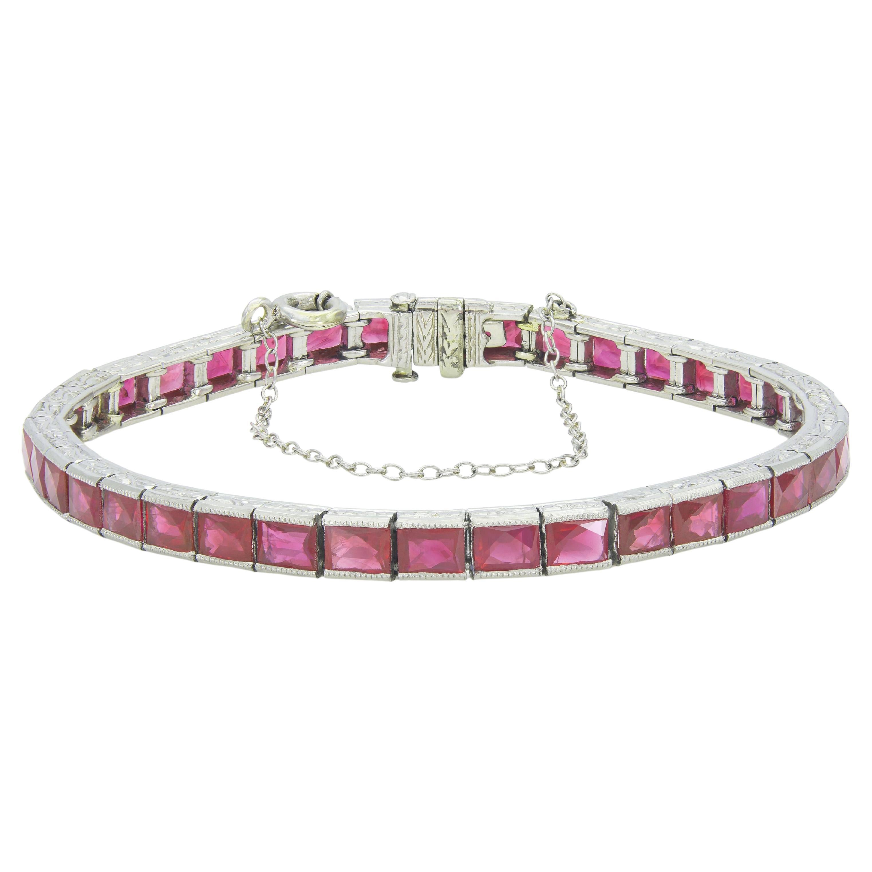 Bracciale con linea di rubini taglio francese da 13,00 carati