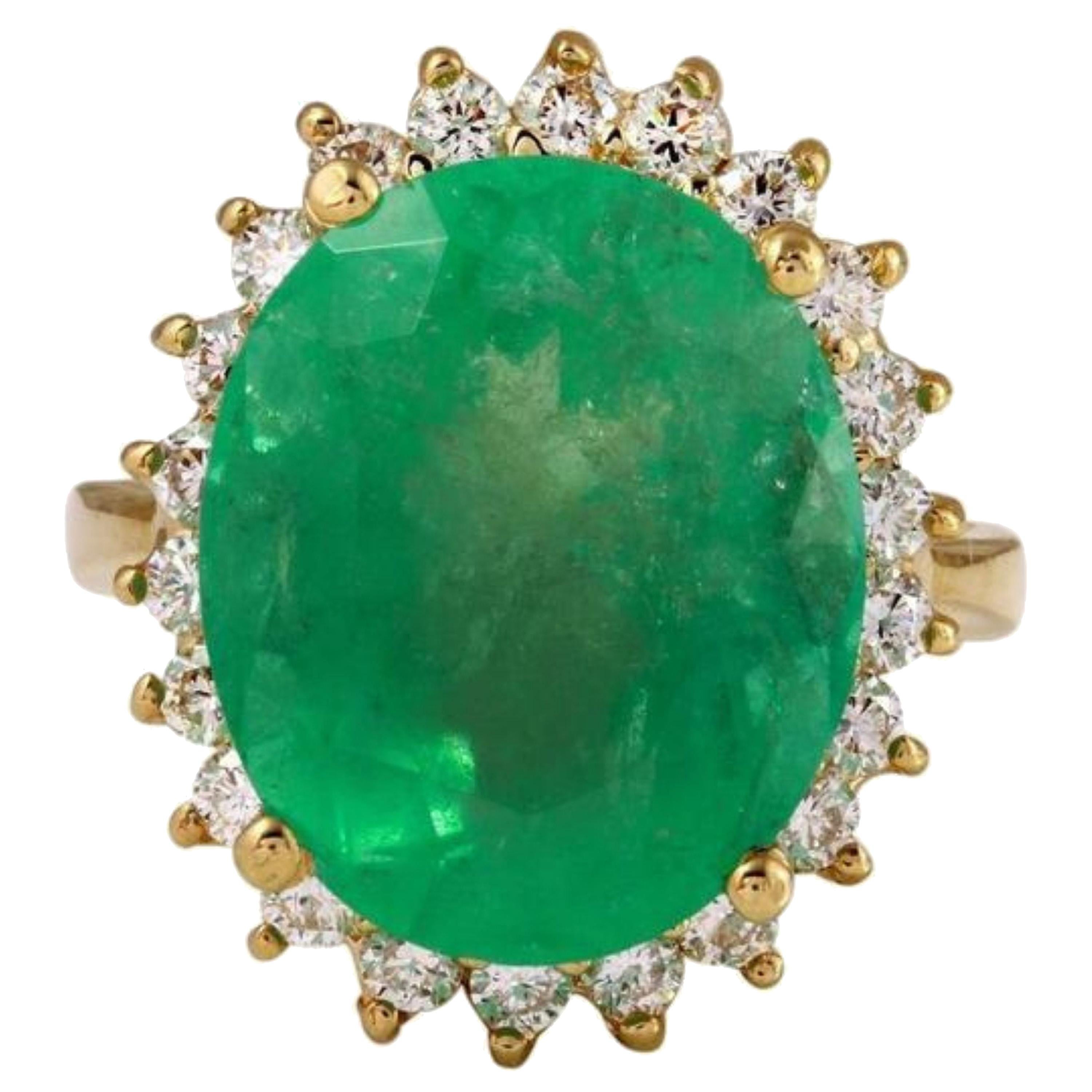 13.00 Carat Natural Emerald and Diamond 14 Karat Solid Yellow Gold Ring For Sale