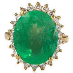 13.00 Carat Natural Emerald and Diamond 14 Karat Solid Yellow Gold Ring