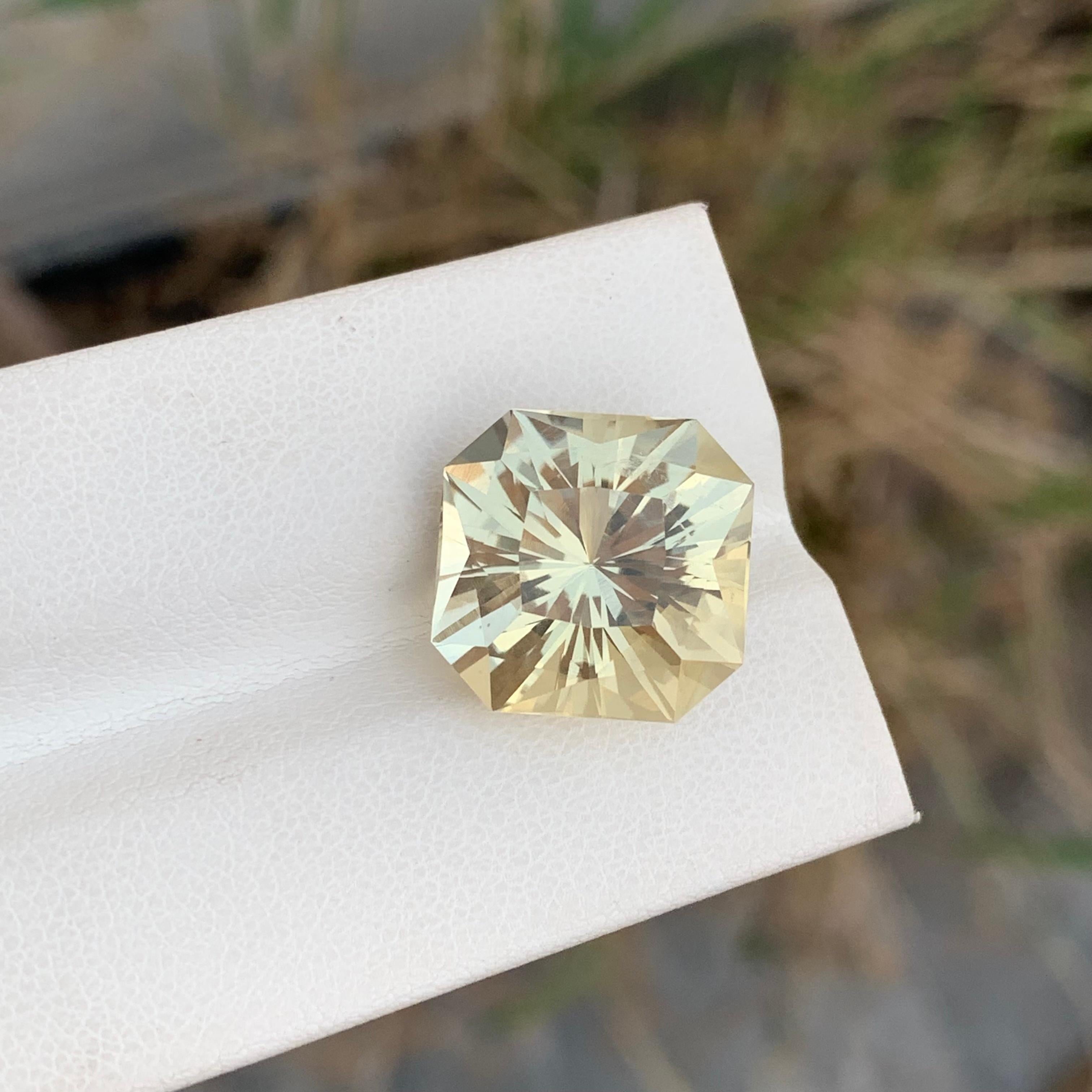 13.00 Carat Natural Loose Citrine Square Shape Gemstone (Citrine en vrac de forme carrée) en vente 4