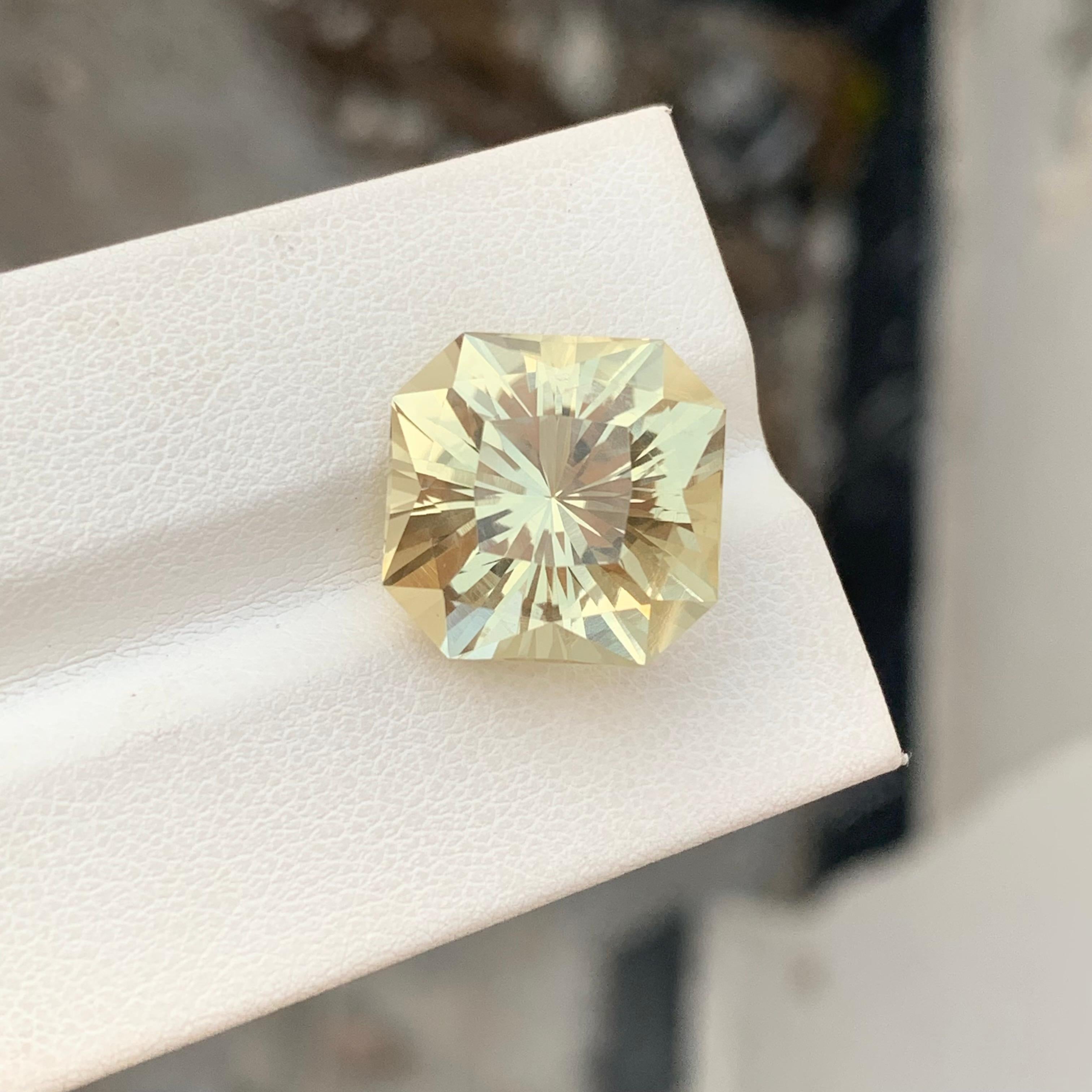 13.00 Carat Natural Loose Citrine Square Shape Gemstone (Citrine en vrac de forme carrée) Unisexe en vente