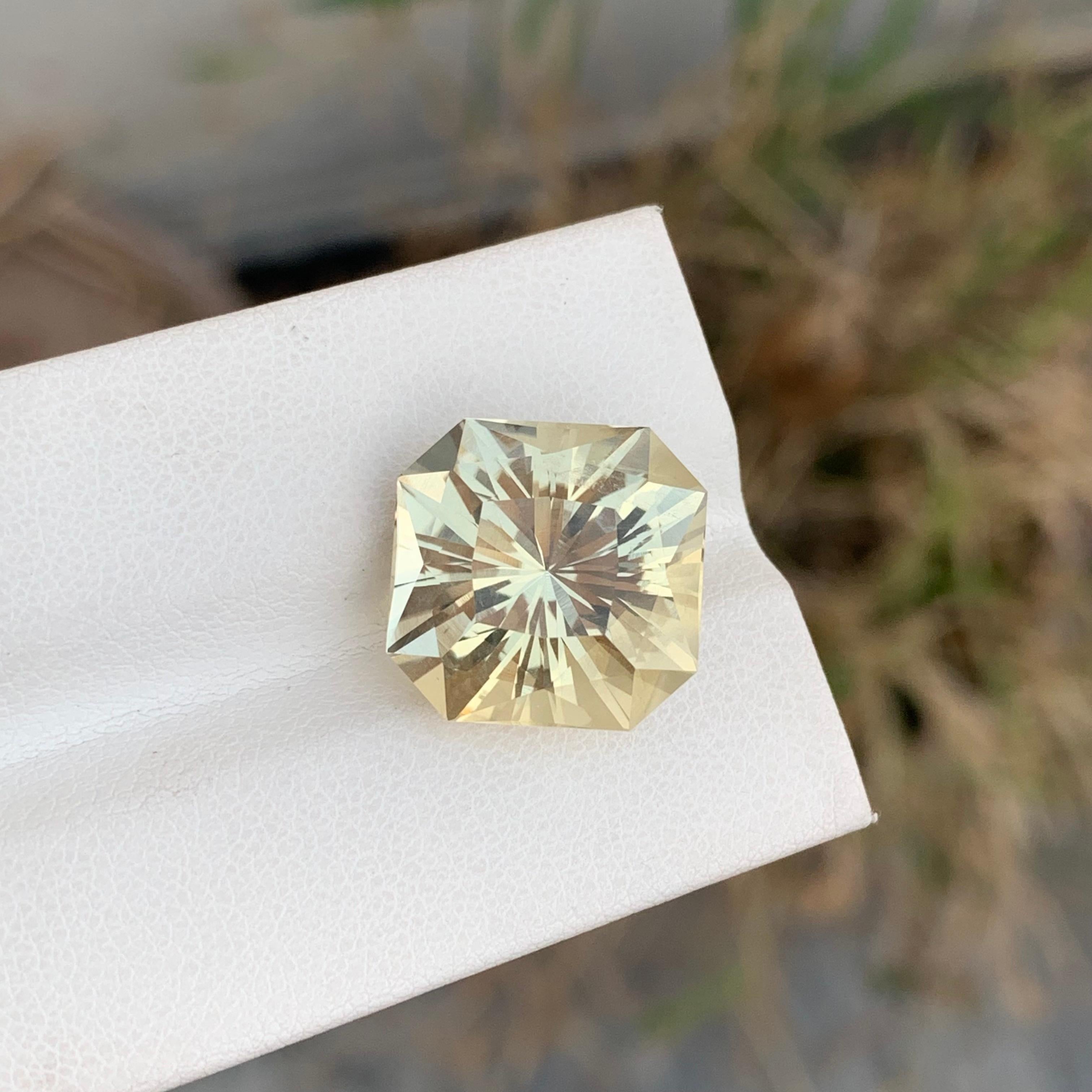 13.00 Carat Natural Loose Citrine Square Shape Gemstone (Citrine en vrac de forme carrée) en vente 3