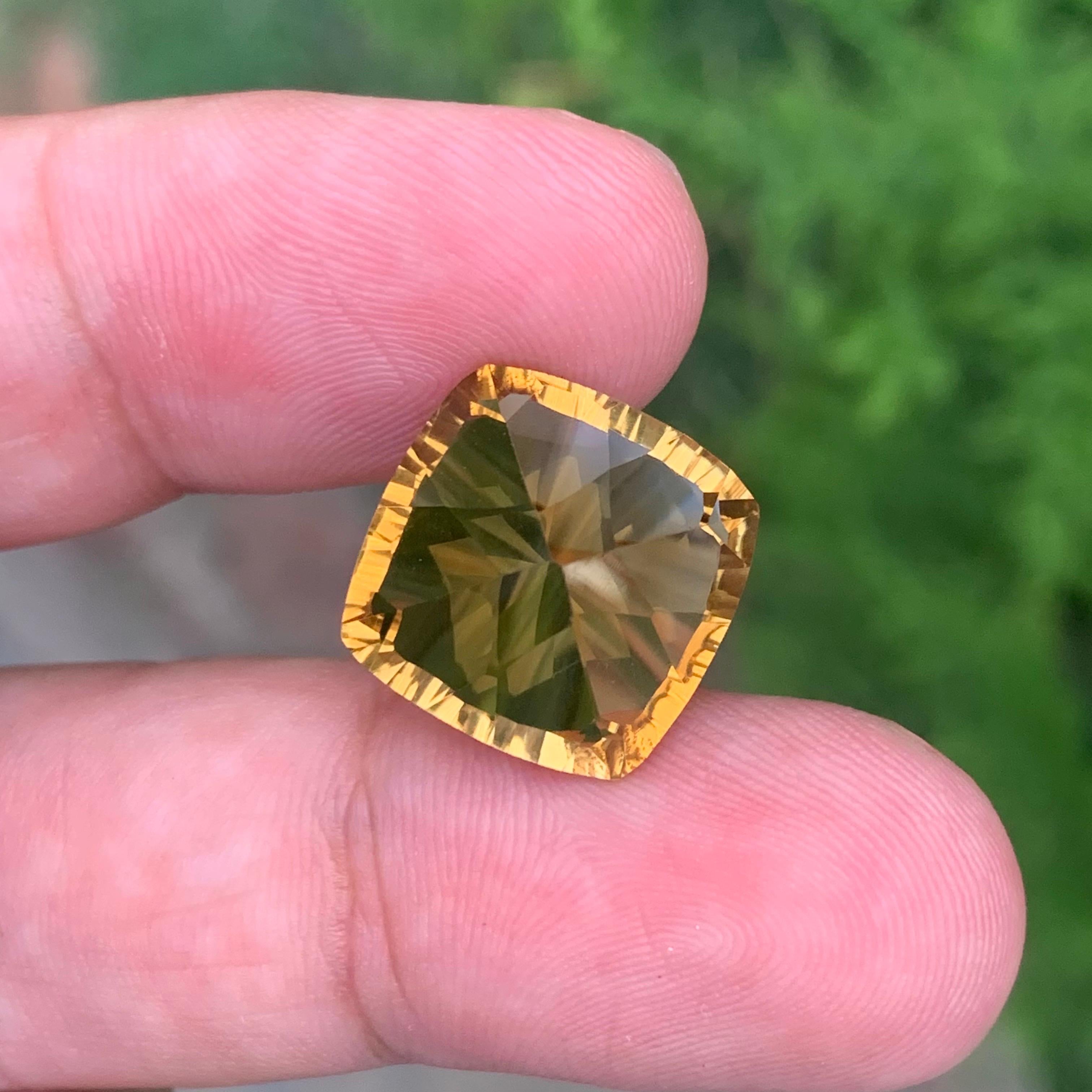 13.00 Carat Natural Loose Honey Citrine Perfect Square Shape Gemstone In New Condition For Sale In Peshawar, PK