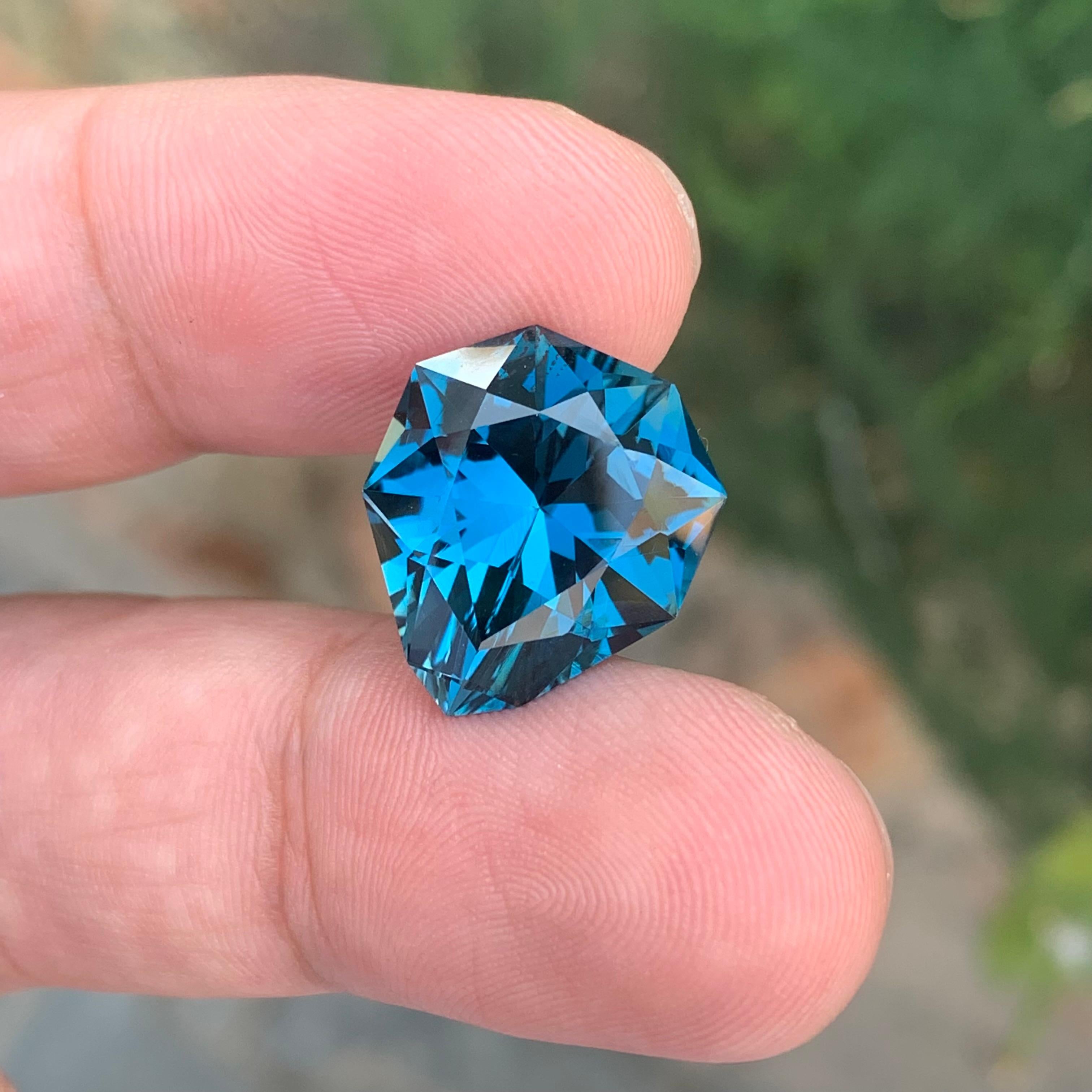 13.00 Carat Natural Loose London Blue Topaz Shield Cut Gemstone For Sale 5
