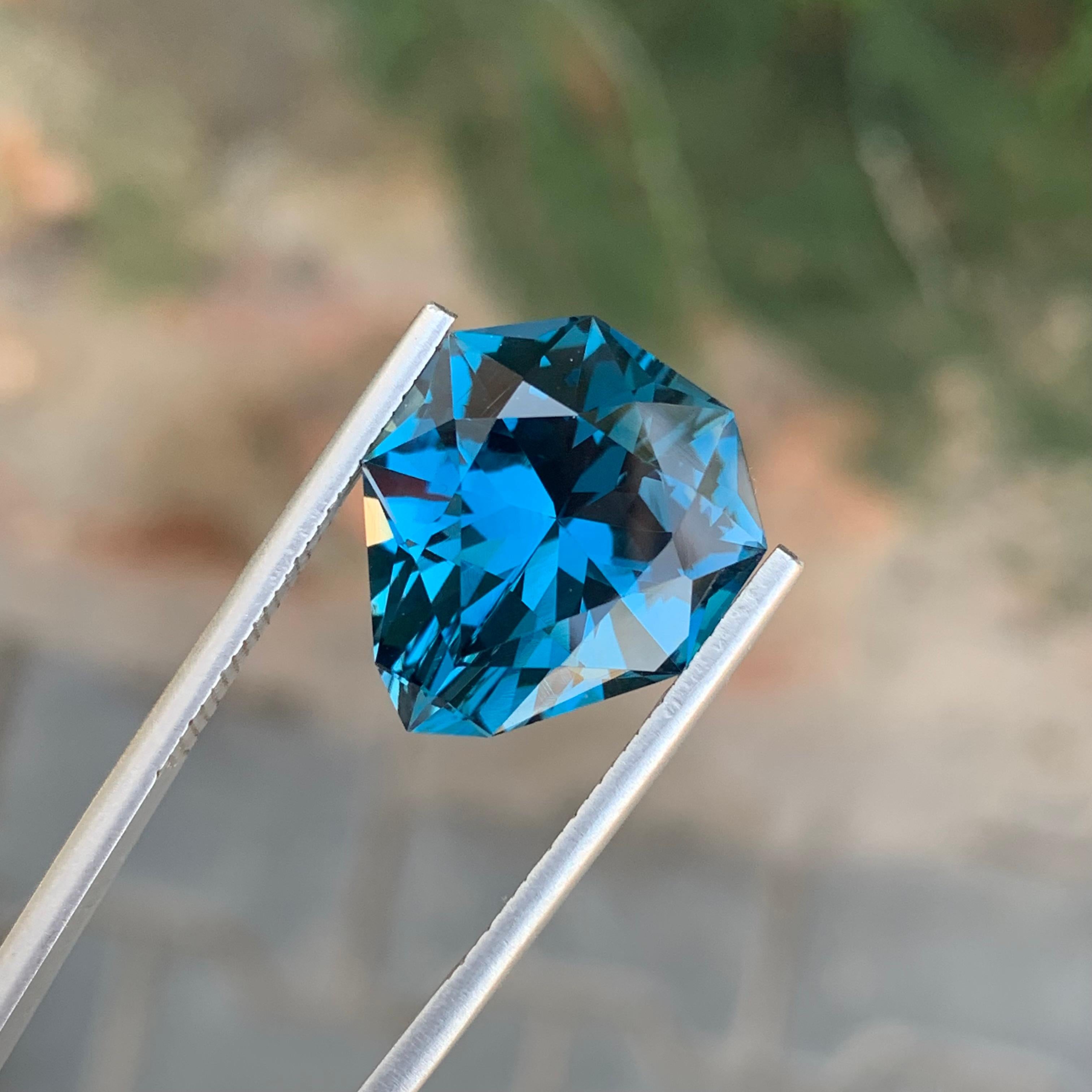 13.00 Carat Natural Loose London Blue Topaz Shield Cut Gemstone For Sale 8
