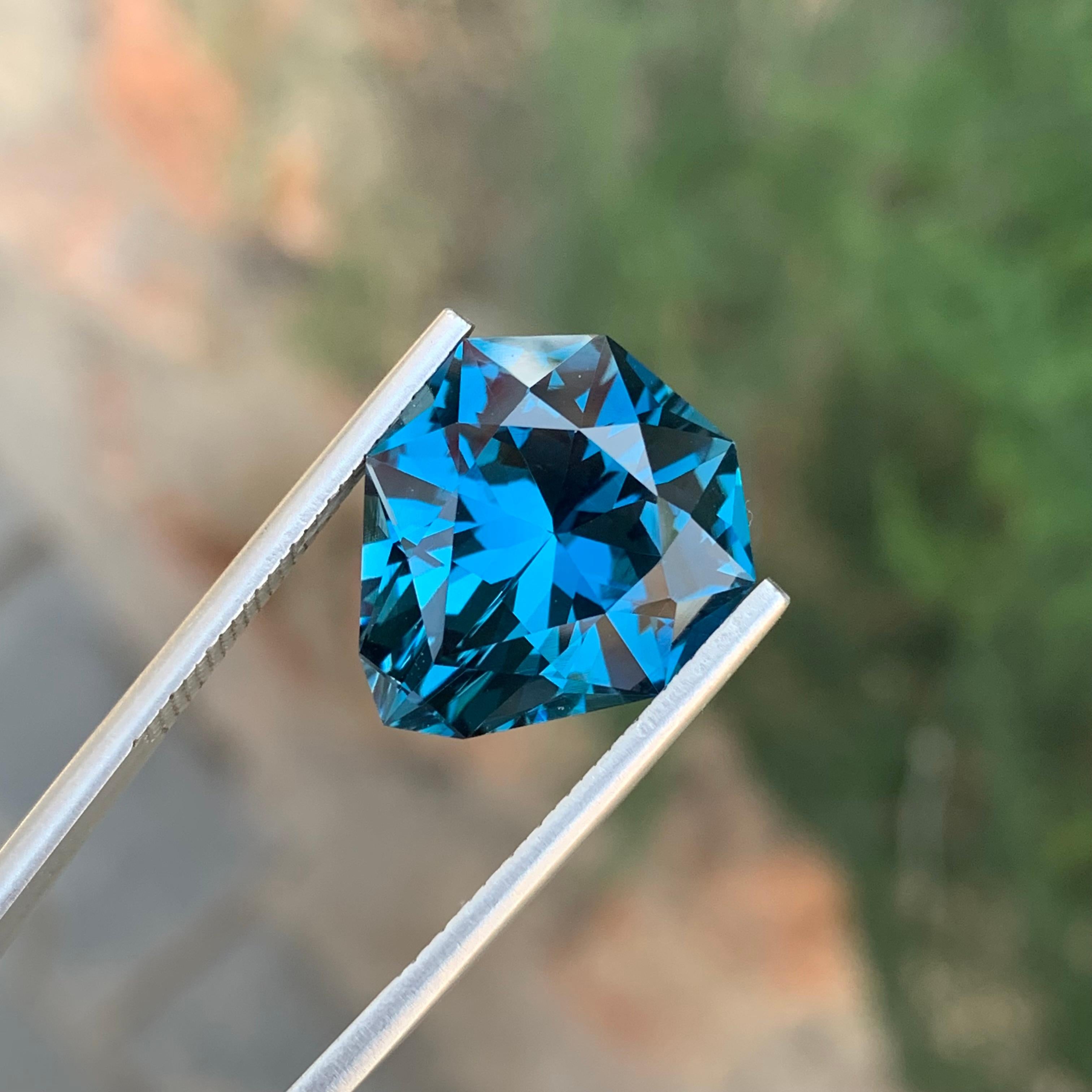 Women's or Men's 13.00 Carat Natural Loose London Blue Topaz Shield Cut Gemstone For Sale