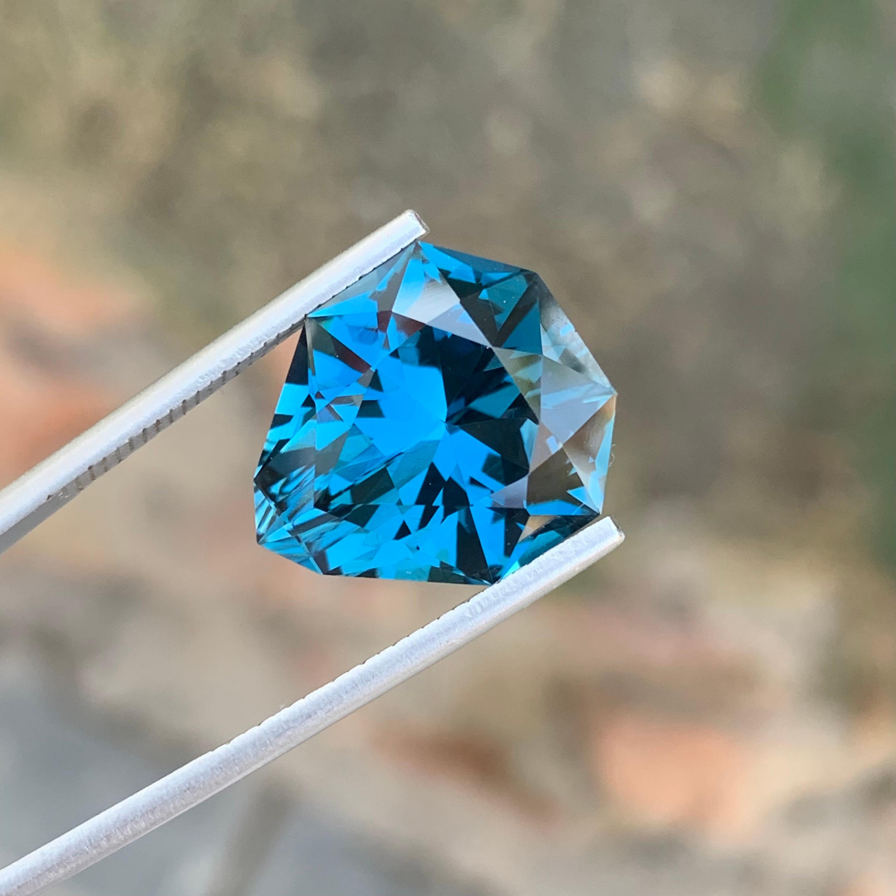 13.00 Carat Natural Loose London Blue Topaz Shield Cut Gemstone For Sale 3