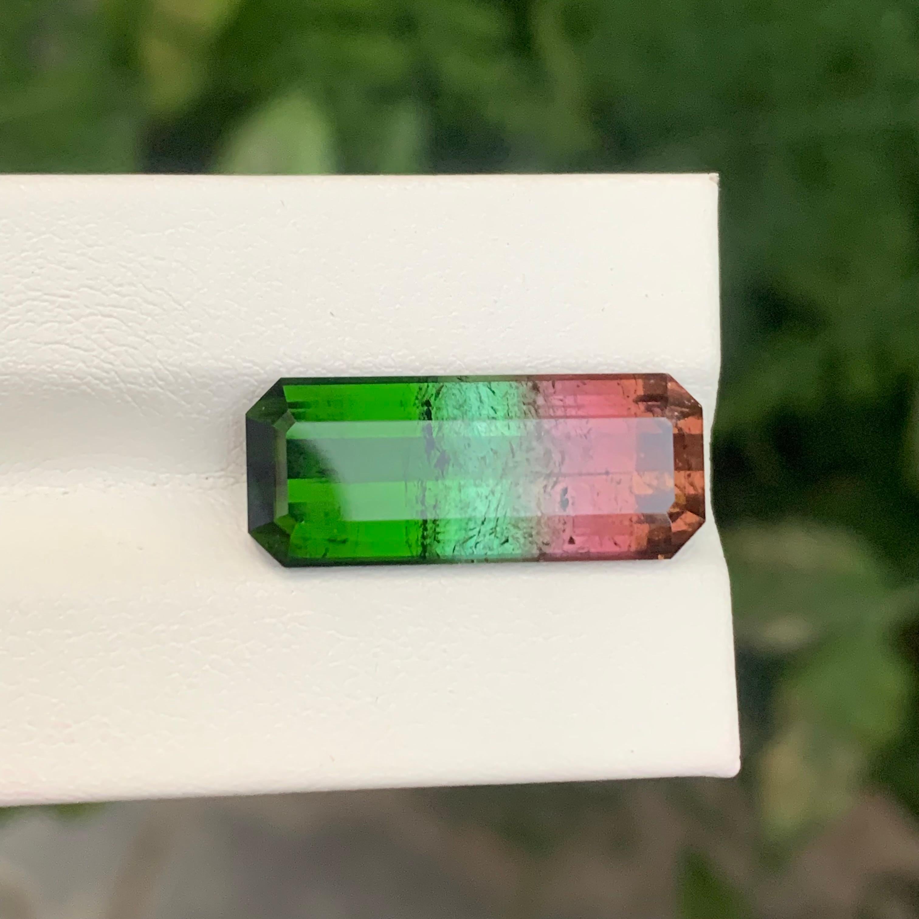 13,00 Quilates Gema Natural Suelta Turmalina Tricolor Forma Esmeralda en Nuevo estado para la venta en Peshawar, PK