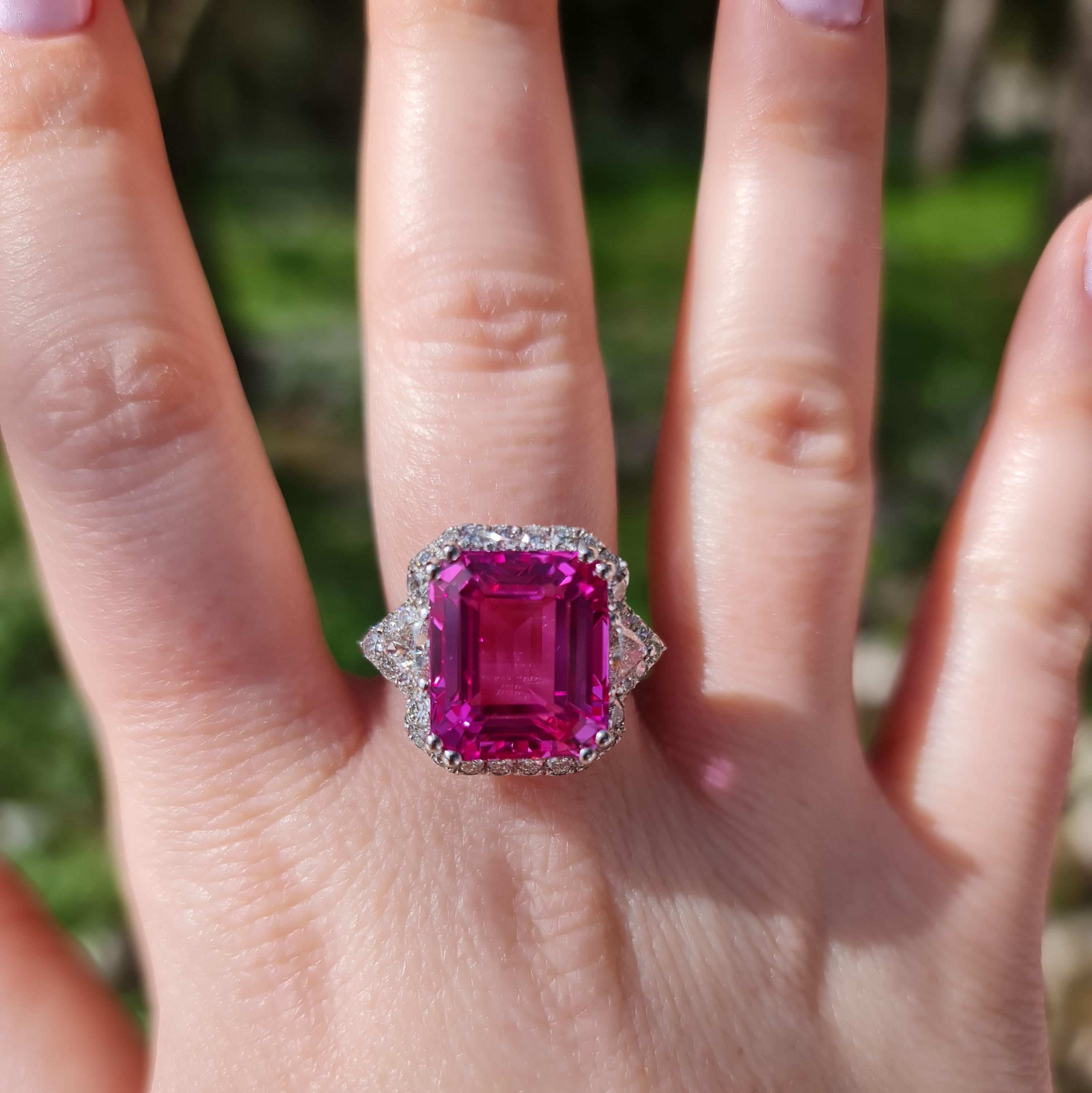 13.00 carat pink sapphire ring 1.20 carat natural diamonds statement ring In New Condition For Sale In Ramat Gan, IL