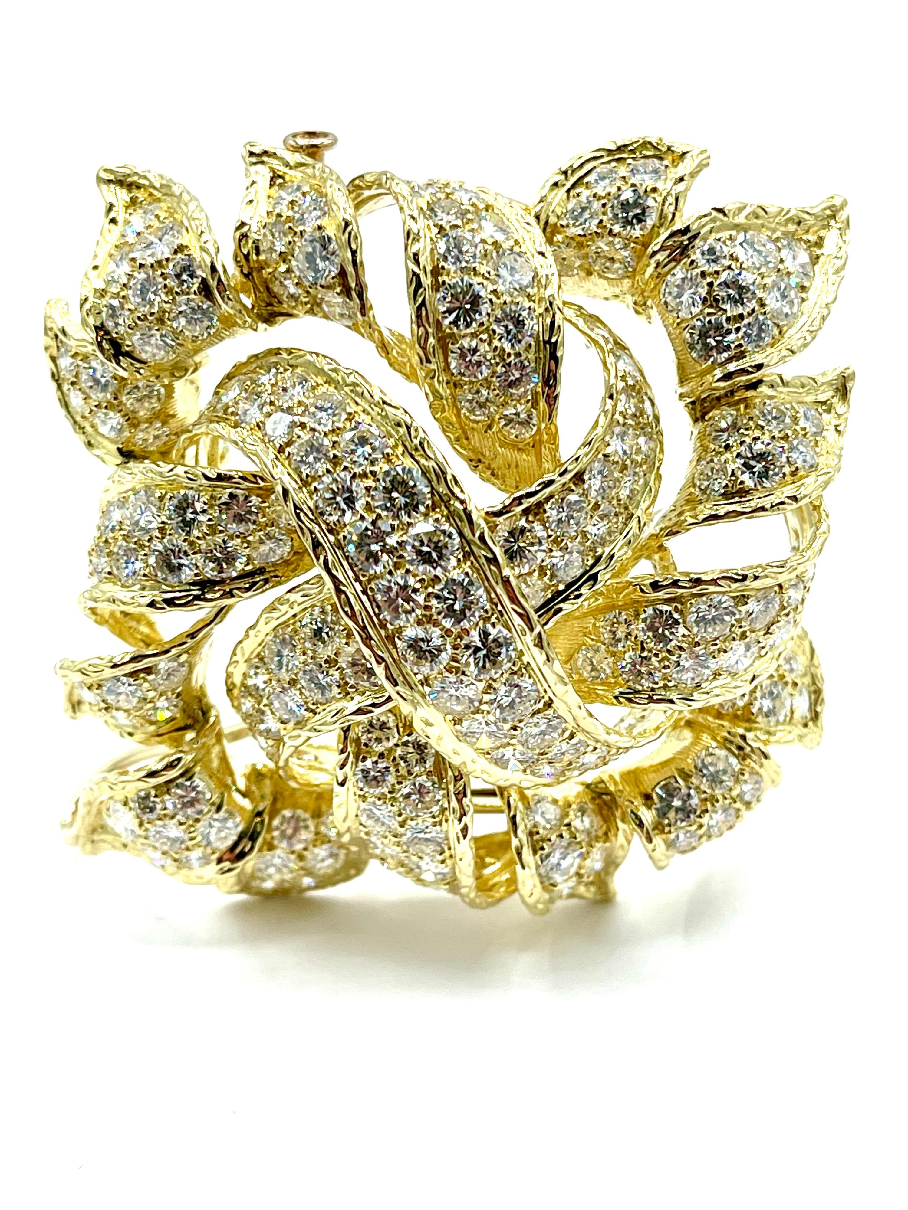 13.00 Carat Round Brilliant Cut Diamond and 18 Karat Gold French Pendant Brooch In Excellent Condition In Chevy Chase, MD