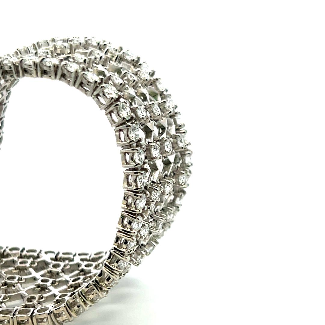 Pulsera de eslabones de malla ancha de oro blanco de 18 quilates con diamante brillante redondo de 13,00 quilates en venta 5