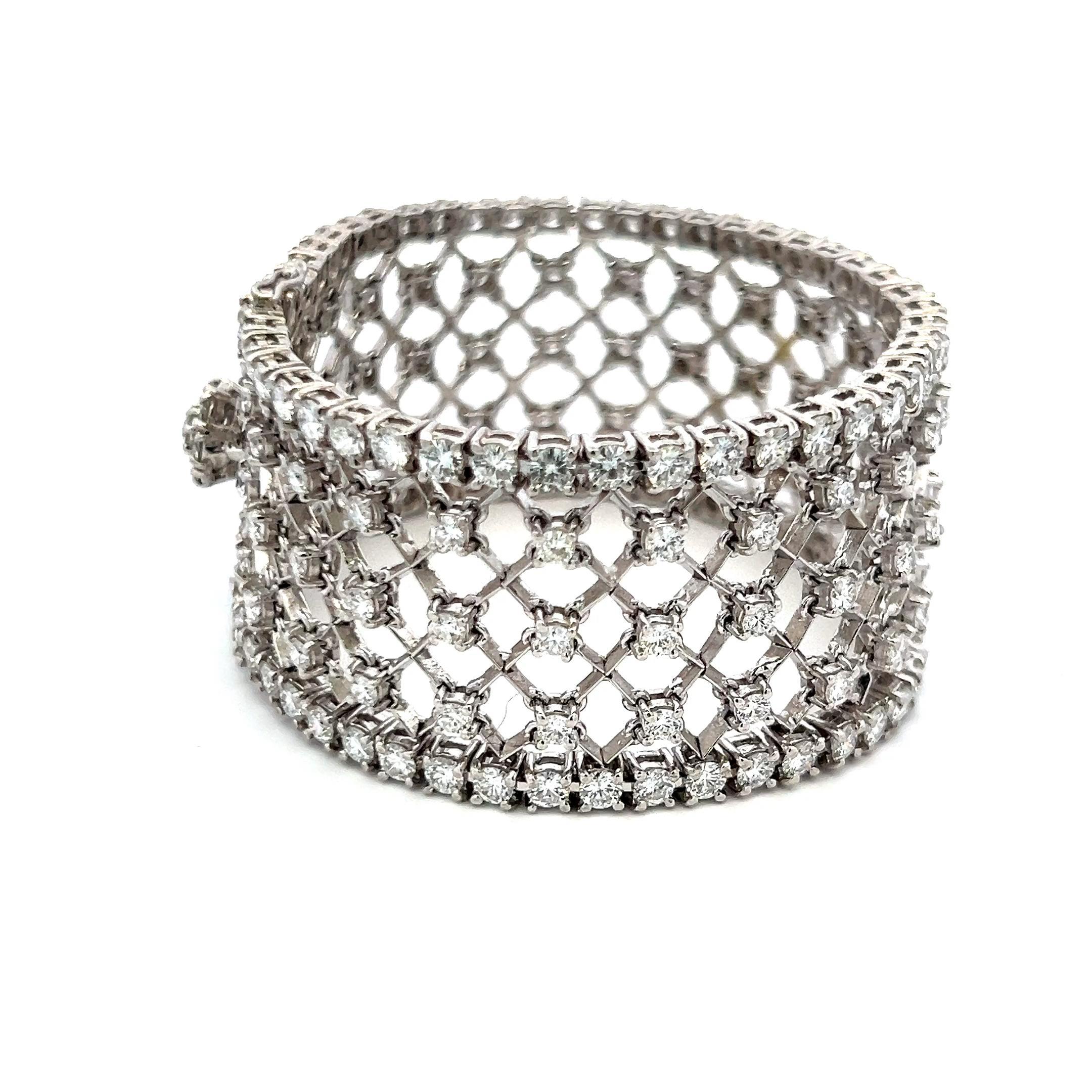 13.00 Carat Round Brilliante Diamond 18K White Gold Wide Mesh Link Bracelet