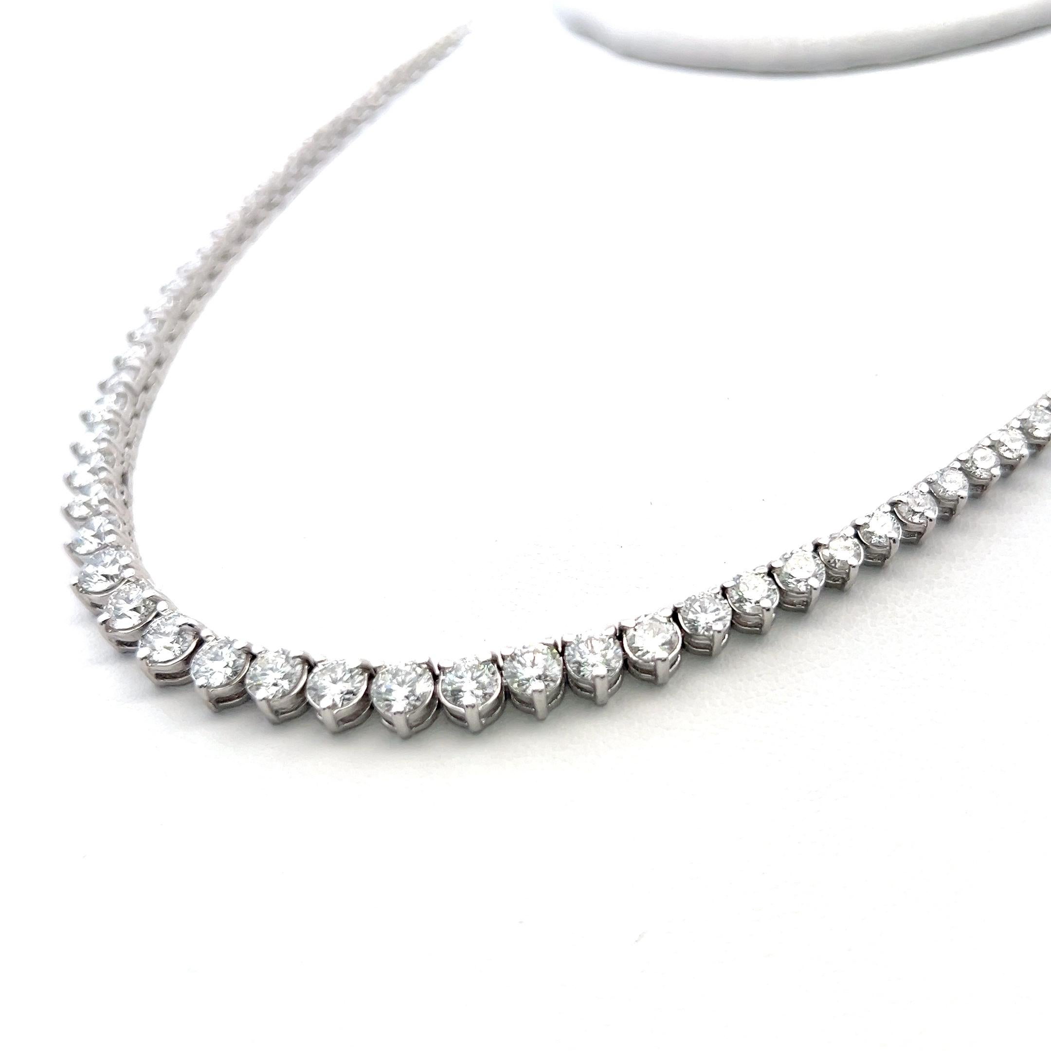 Title:
13.00 Carat Round Brilliant H SI Diamond 14 Karat White Gold Riviera Necklace
Style:
Riviera
Metal:
14 Karat White Gold
Gemstone 1:
13 Carat Diamond
Number of Stones:
109
Color:
H
Clarity:
SI
Shape:
Round