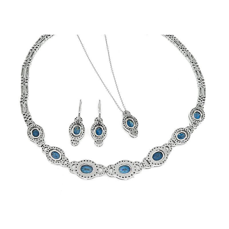 13.00 Carat Diamond 22.00 Carat Blue Topaz Necklace Earrings and Pendant Set In Good Condition In New York, NY