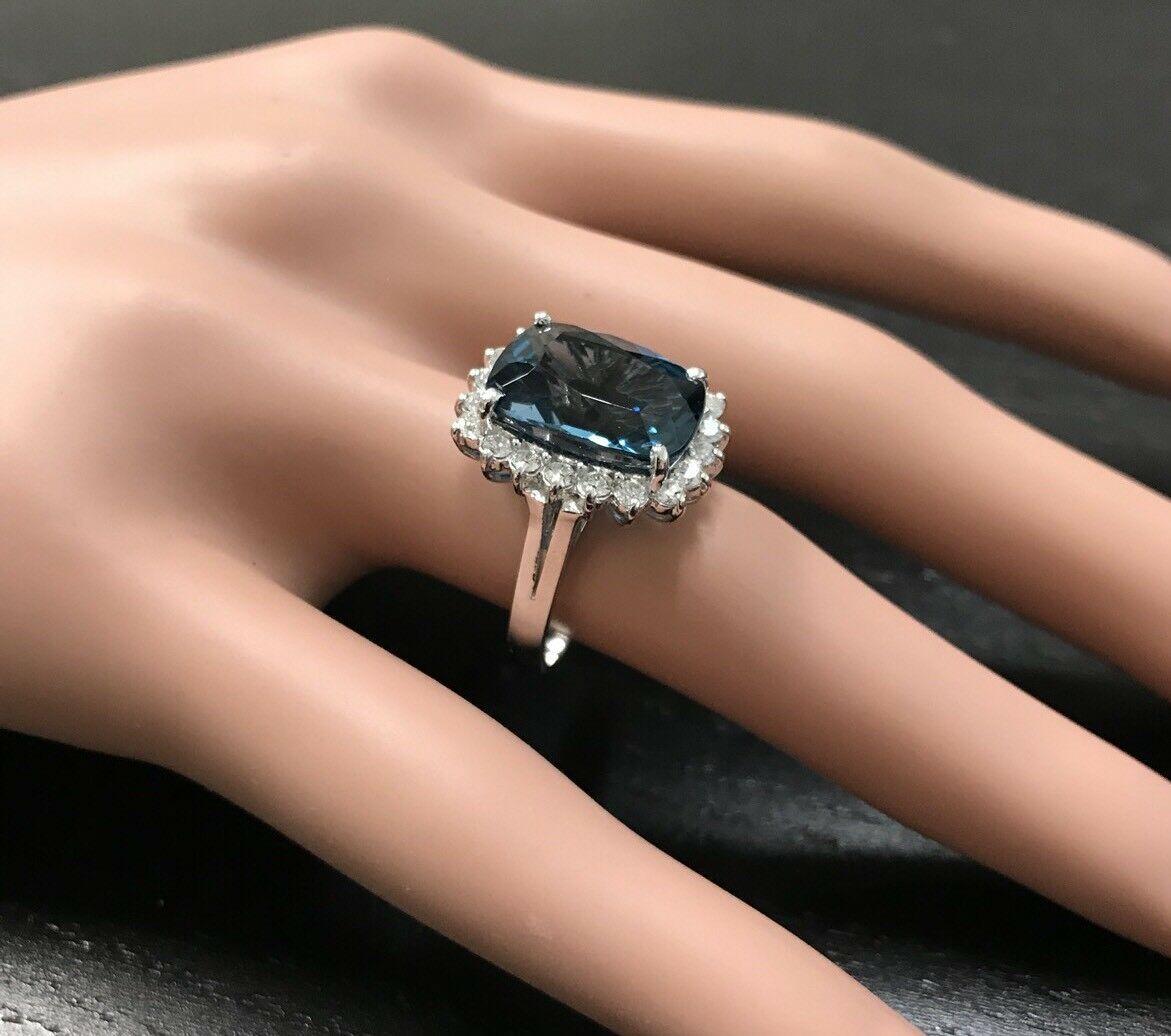 Women's 13.00 Carat Natural Impressive London Blue Topaz and Diamond 14 Karat Gold Ring For Sale