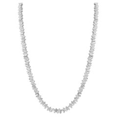 Collier tennis d'affirmation en or blanc 18 carats avec diamants taille baguette 13,02 carats