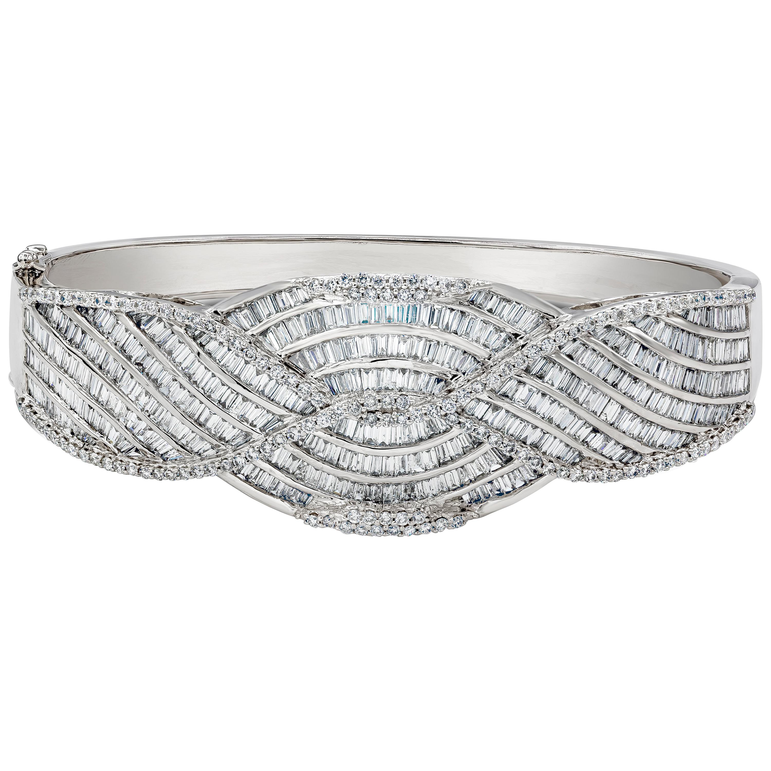 13.03 Carats Total Baguette and Round Diamonds Bangle Bracelet For Sale
