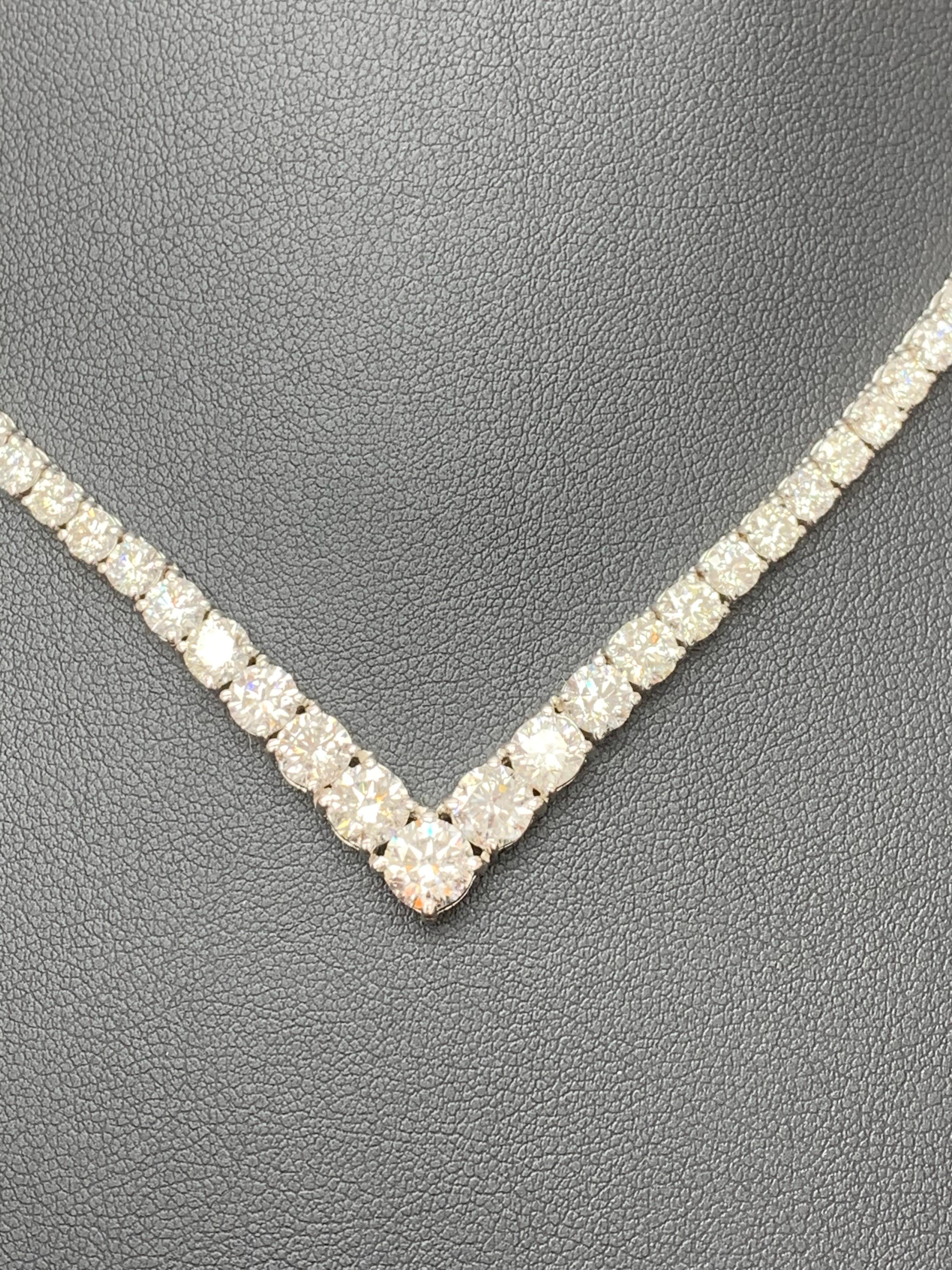 Collana graduata con diamanti tondi e brillanti da 13,03 carati in oro bianco 14K In condizioni Nuovo in vendita a NEW YORK, NY