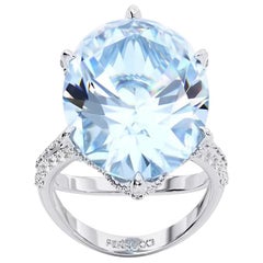 Aigue-marine ovale de 13,05 carats et diamants blancs de 0,78 carat en or blanc 18 carats