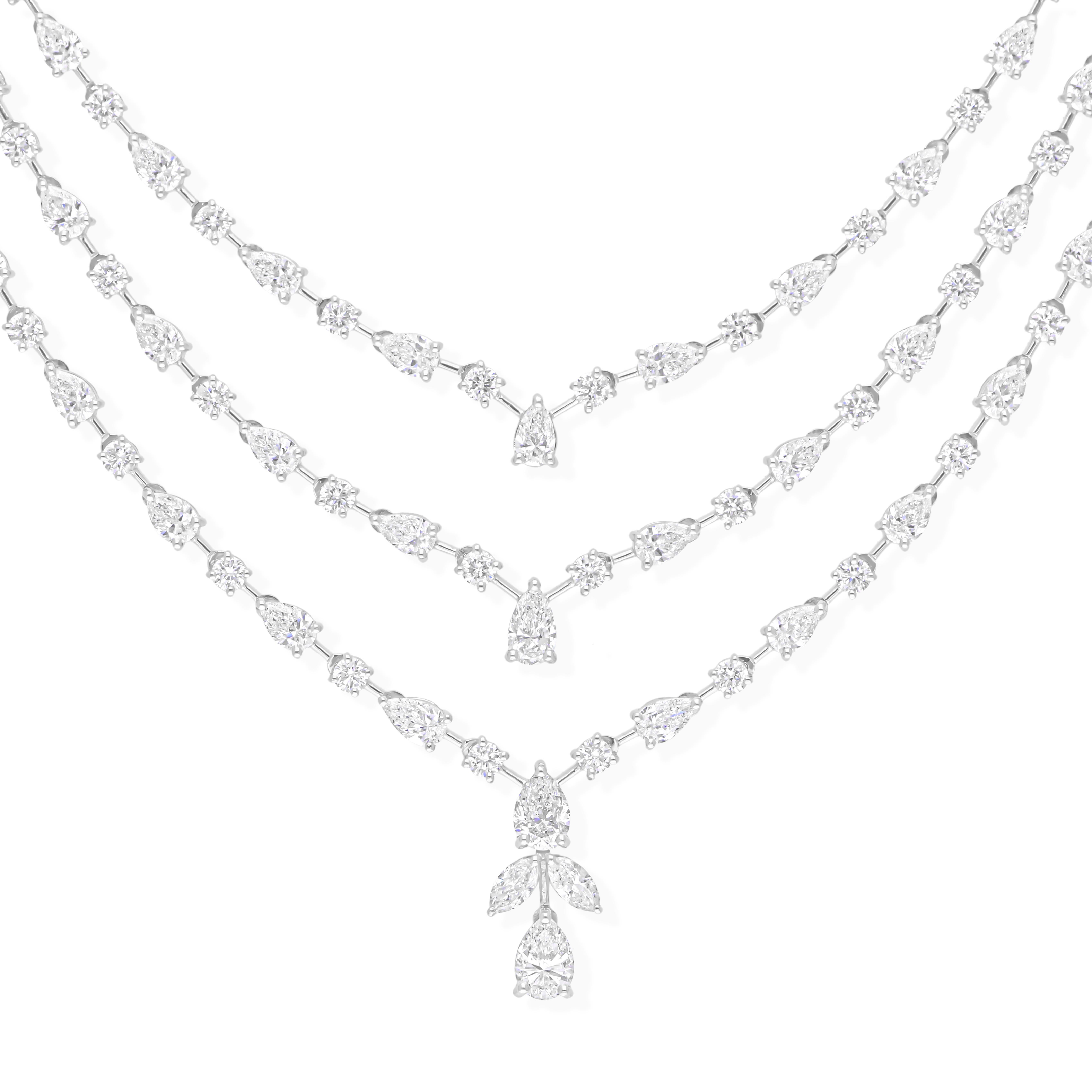 Suivez la vitrine de Spectrum Jewels pour découvrir la dernière collection et les pièces exclusives. Spectrum Jewels est fièrement classé parmi les meilleurs vendeurs sur 1stdibs avec des commentaires clients de 5 étoiles. Tous les articles