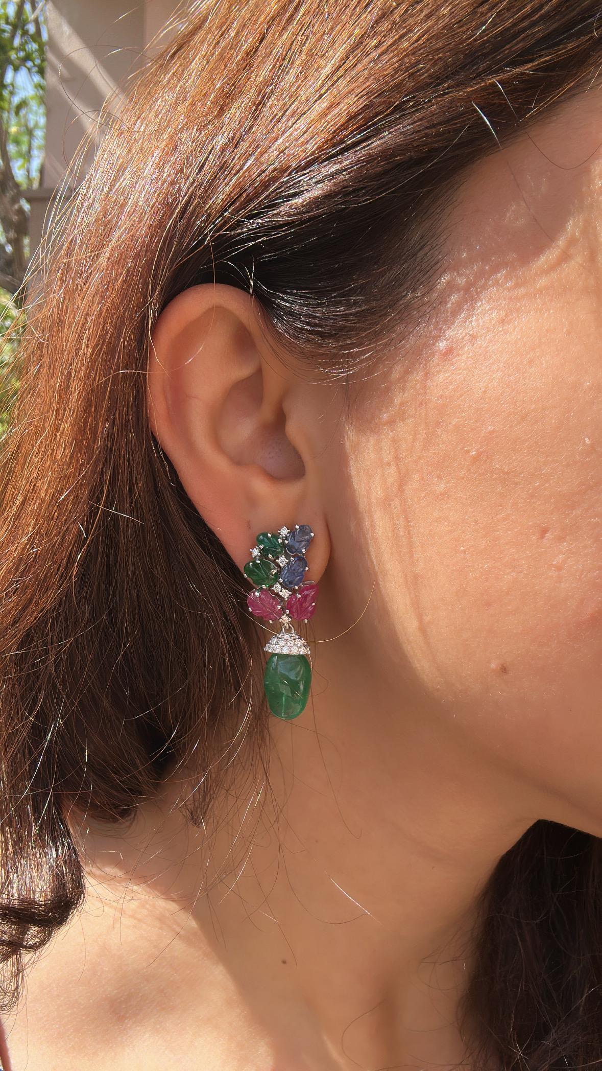 Women's or Men's 13.04 carats, Emerald Tumbles, carved Emeralds, Rubies, Blue Sapphires Earrings