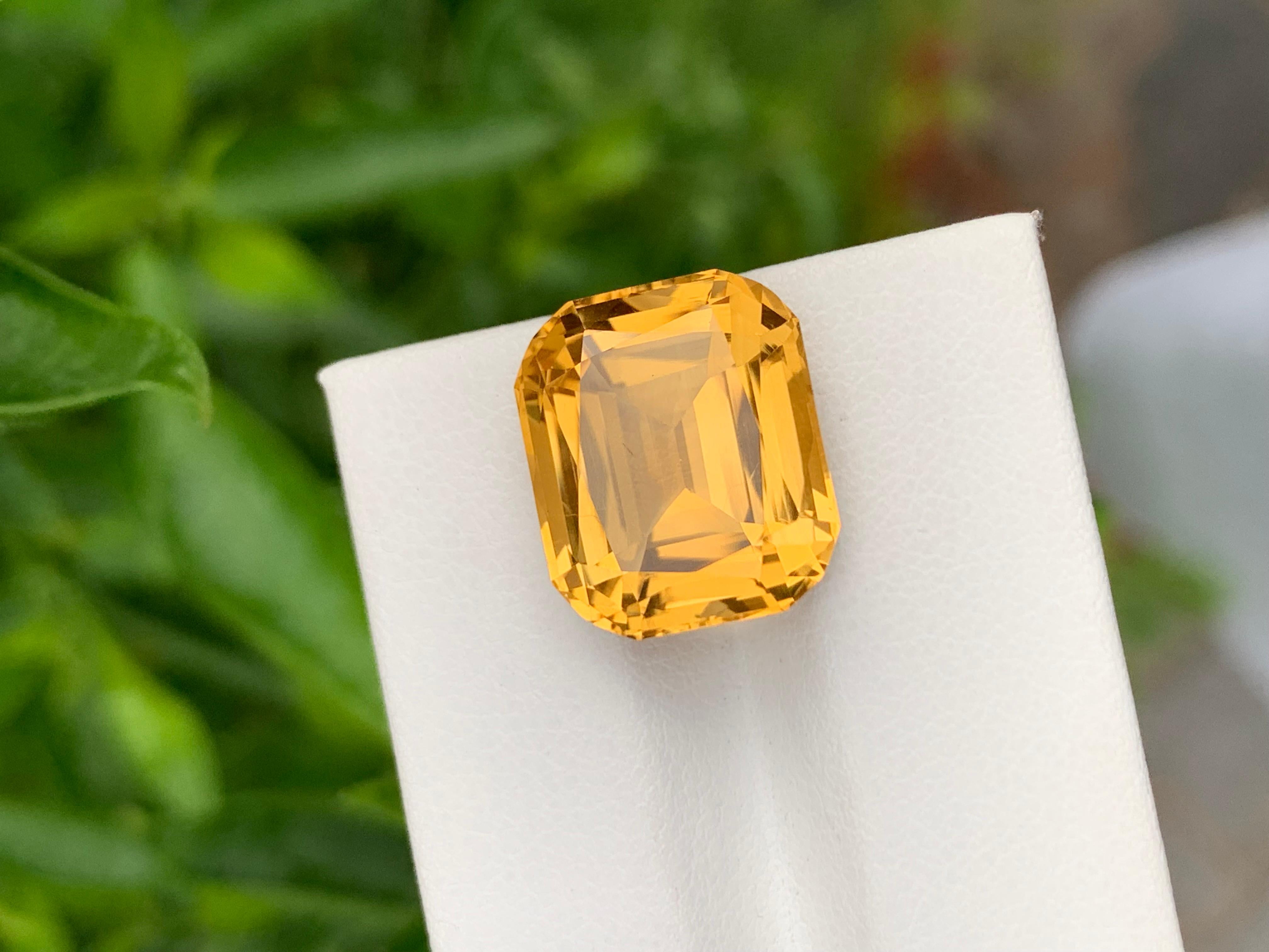 Taglio cuscino 13,05 Carati Nature Citrino giallo sciolto a forma di cuscino per gioielli in vendita
