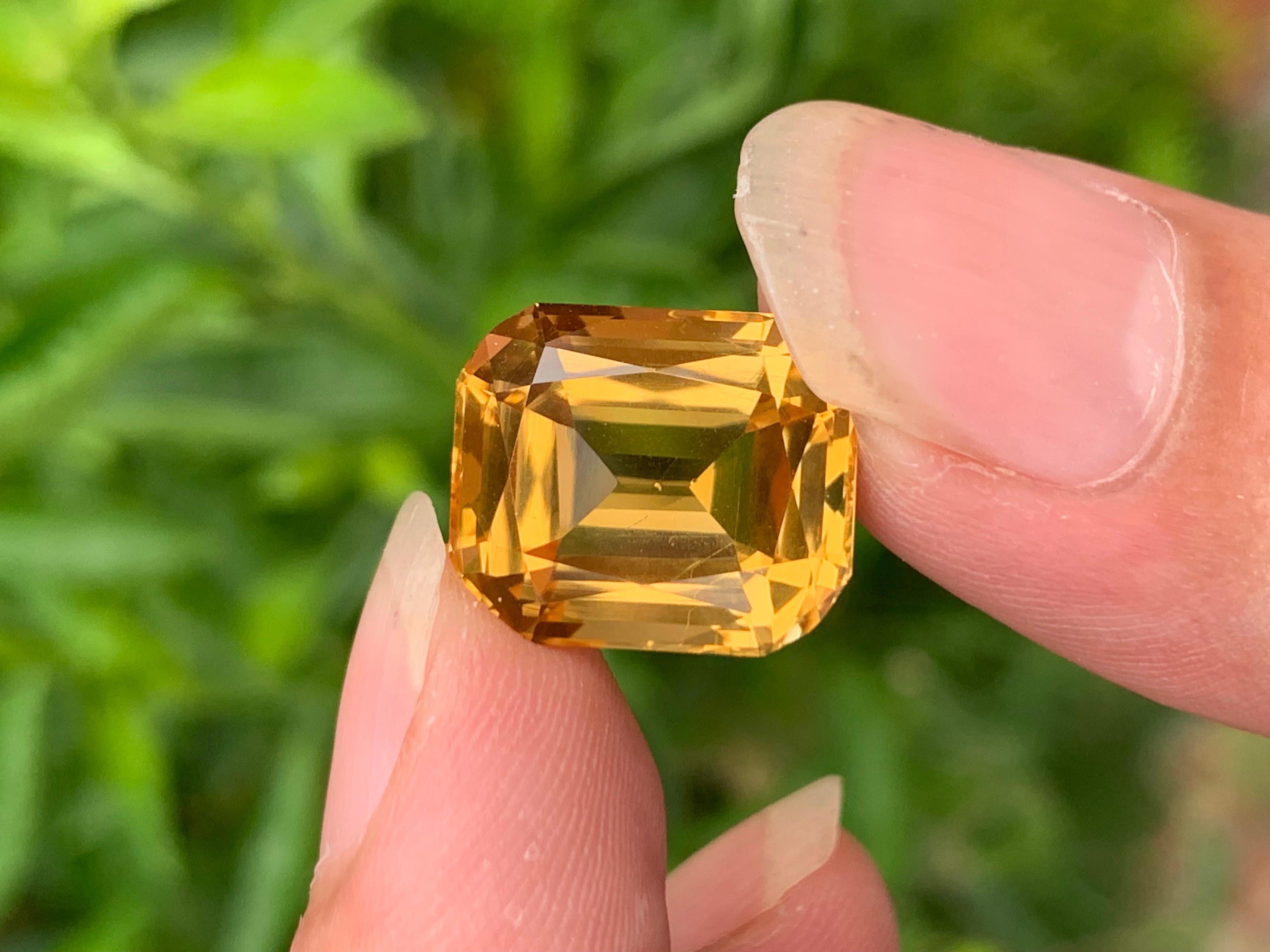 da uomo o donna 13,05 Carati Nature Citrino giallo sciolto a forma di cuscino per gioielli in vendita