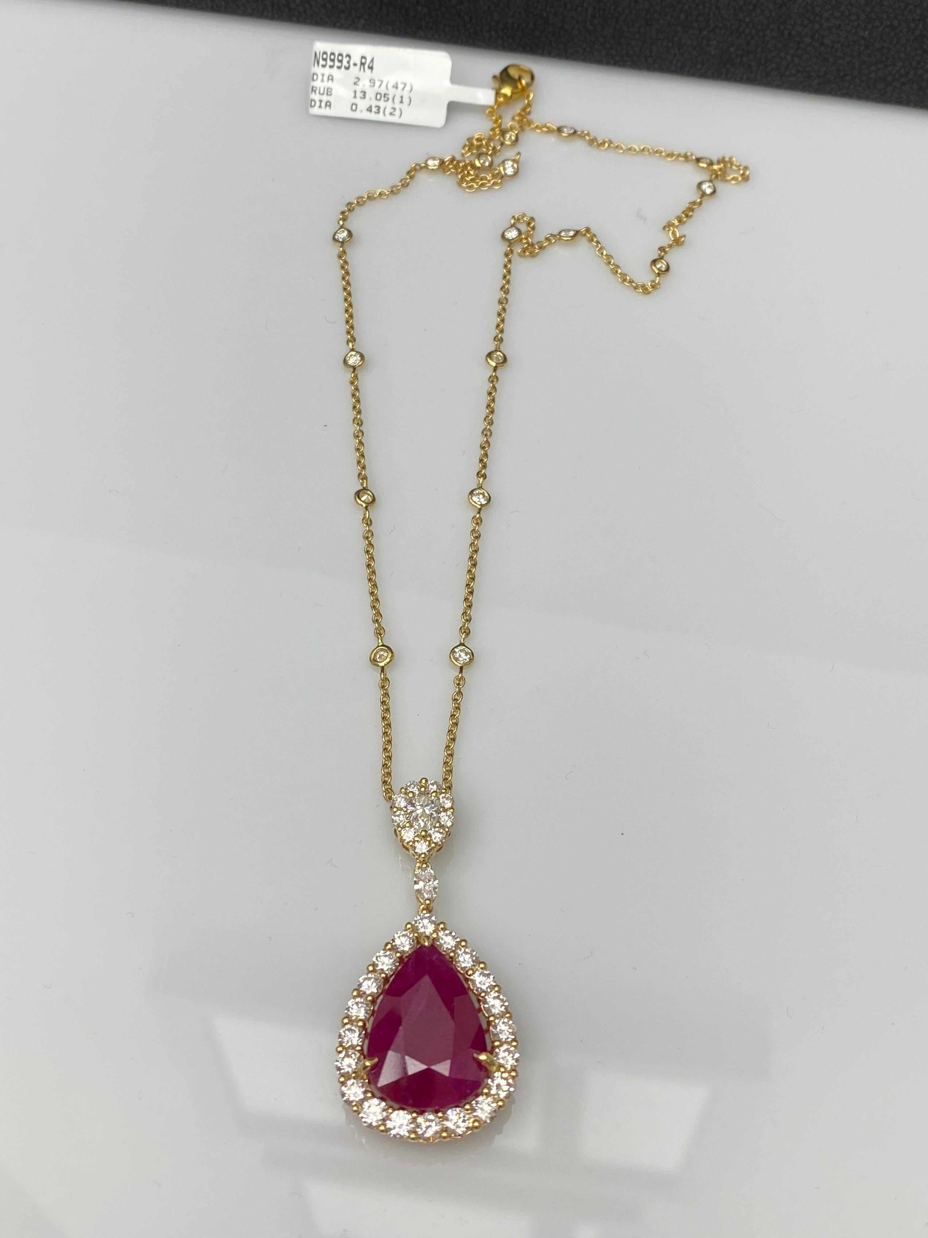 Collier poire 13.05 carats Rubis Diamant en or jaune 18K en vente 11