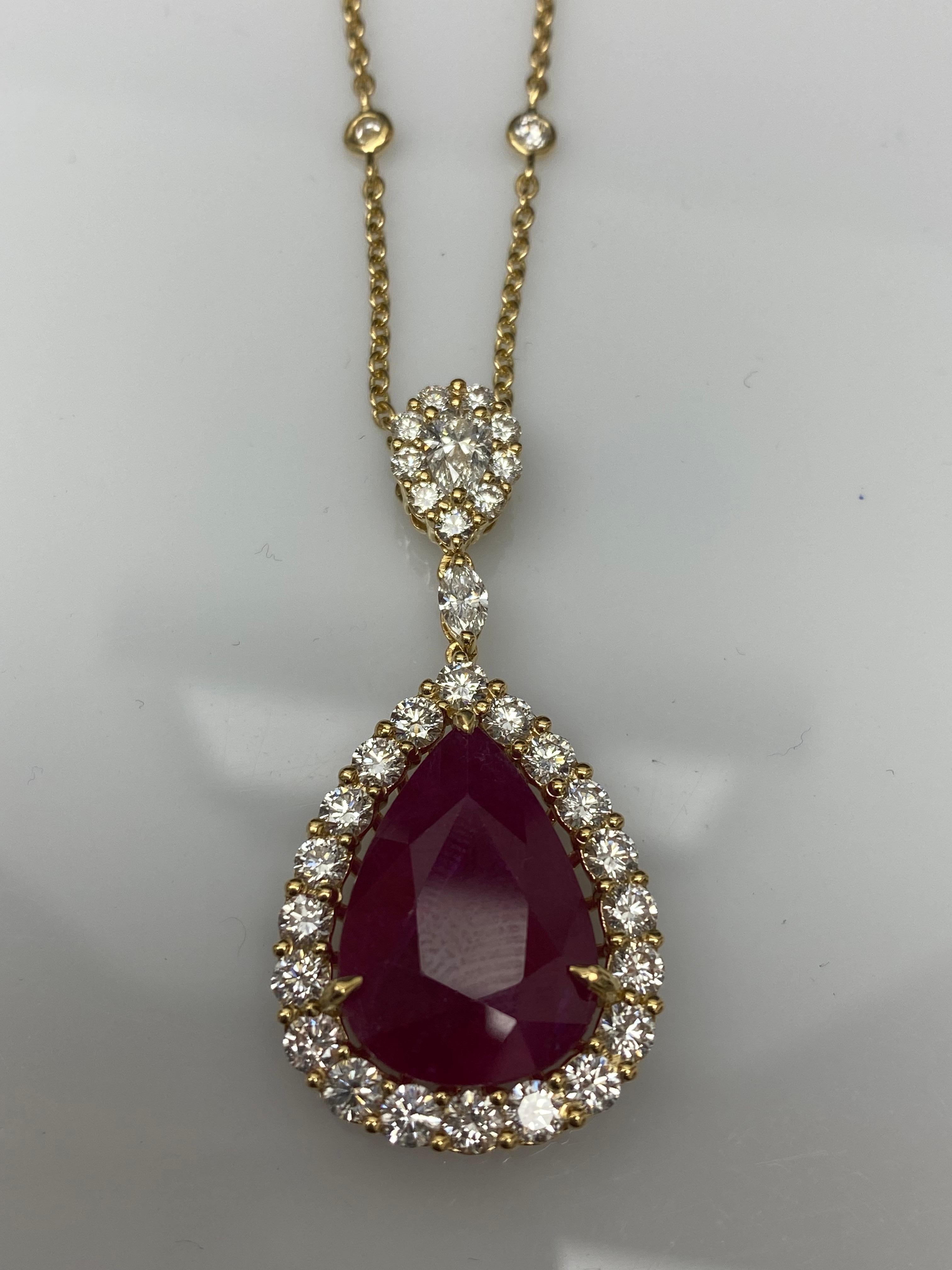 Collier poire 13.05 carats Rubis Diamant en or jaune 18K en vente 13