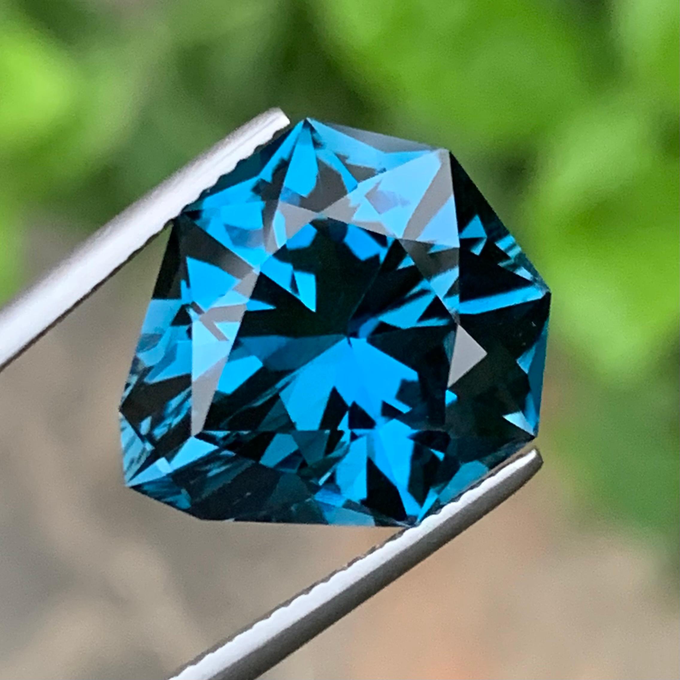 13,05 carati di Topazio Blu di Londra sfuso a forma di pera Nature in vendita 7