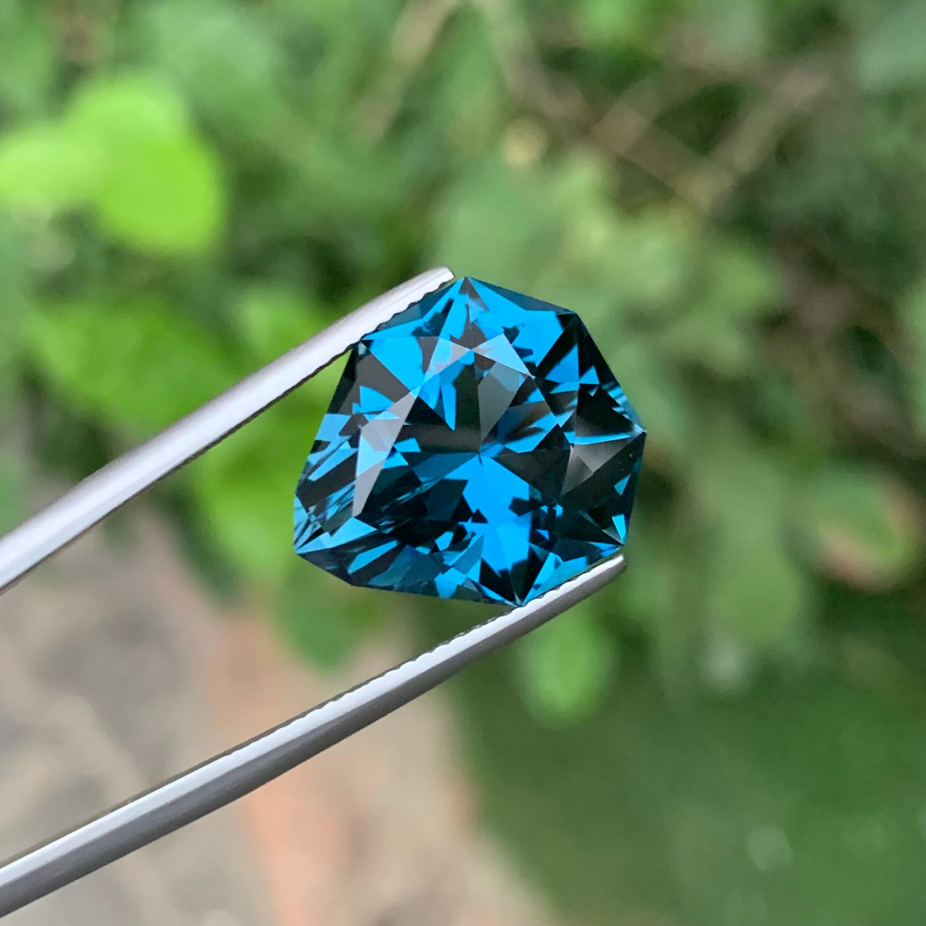 13,05 carati di Topazio Blu di Londra sfuso a forma di pera Nature in vendita 8