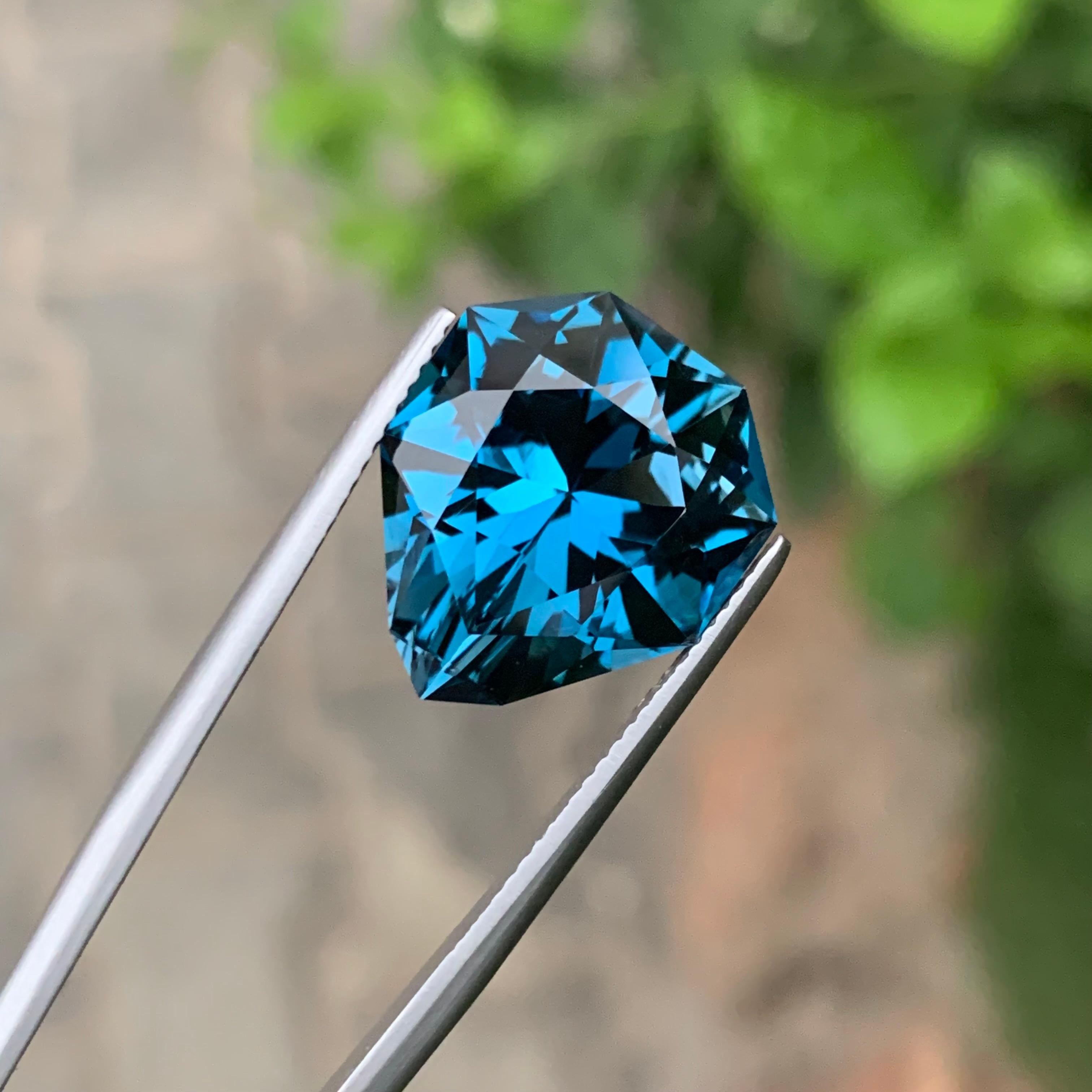 da uomo o donna 13,05 carati di Topazio Blu di Londra sfuso a forma di pera Nature in vendita