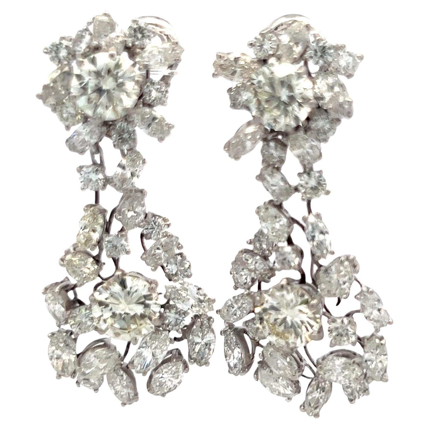 Orecchini pendenti in platino con diamanti Marquis e Round Brilliante da 13,08 carati