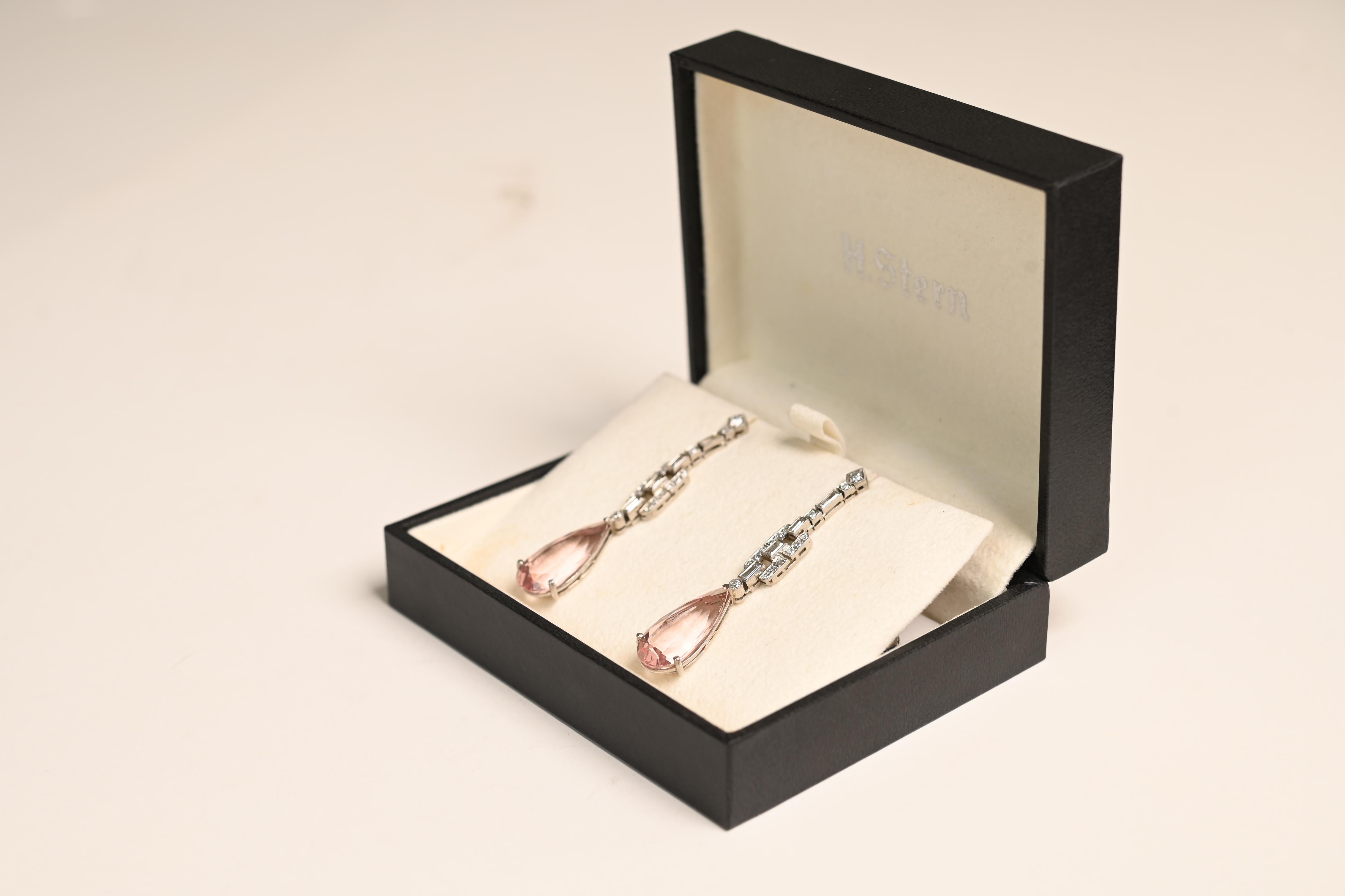 Art déco Boucles d'oreilles en platine avec Morganite rose naturelle taillée en forme de poire (environ 13,00 carats) en vente