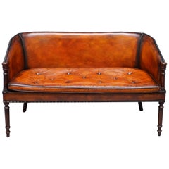 Restauriertes:: handgefärbtes:: whiskybraunes Regency Chesterfield Sofa aus Leder