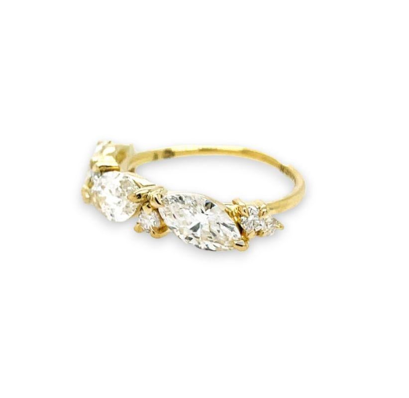 For Sale:  1.30ct Diamond Ring with Marquis and Round Diamond Ring in 18k gold 3