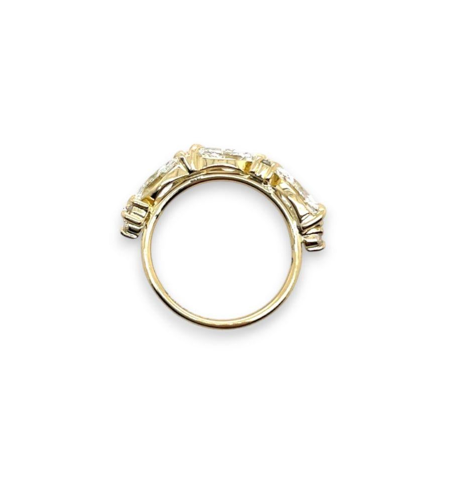 For Sale:  1.30ct Diamond Ring with Marquis and Round Diamond Ring in 18k gold 4