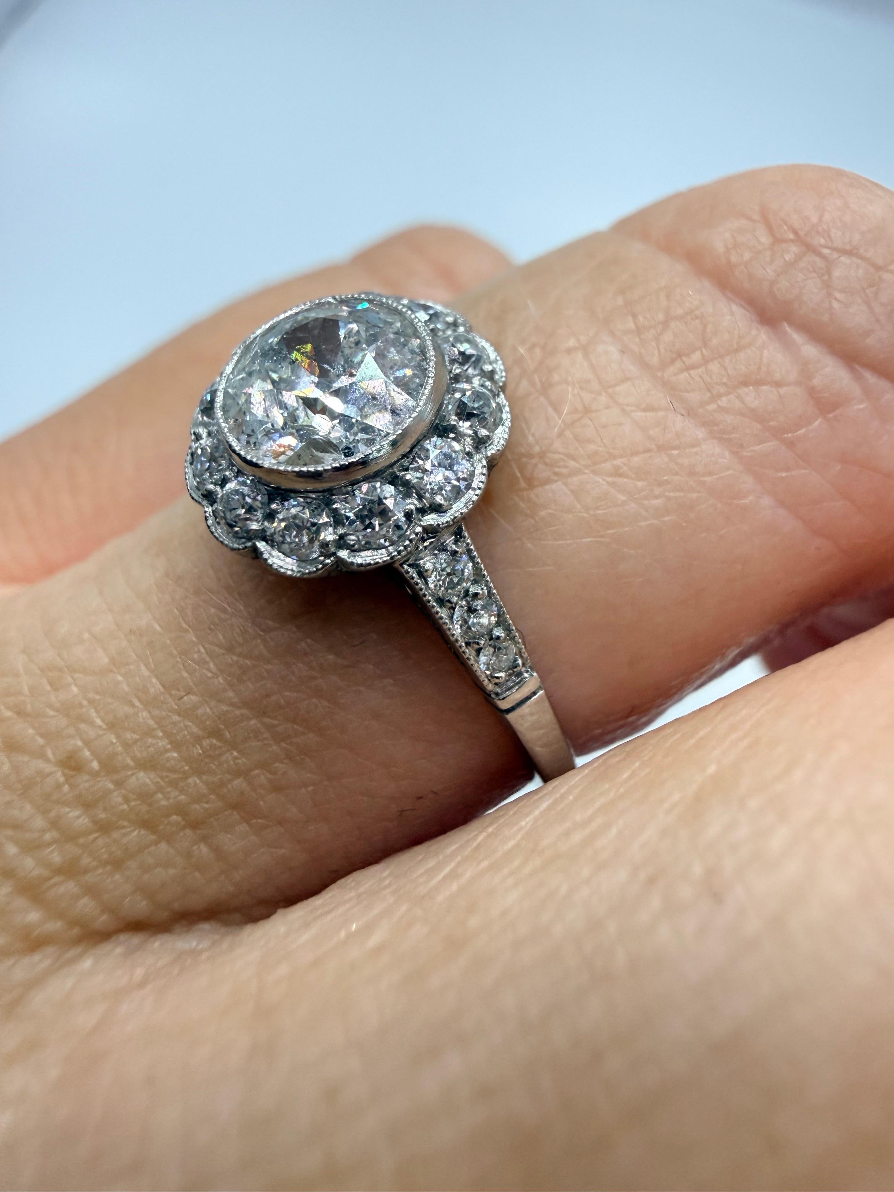 Anillo de compromiso de 1,30 ct Vintage PLATINO en venta 4